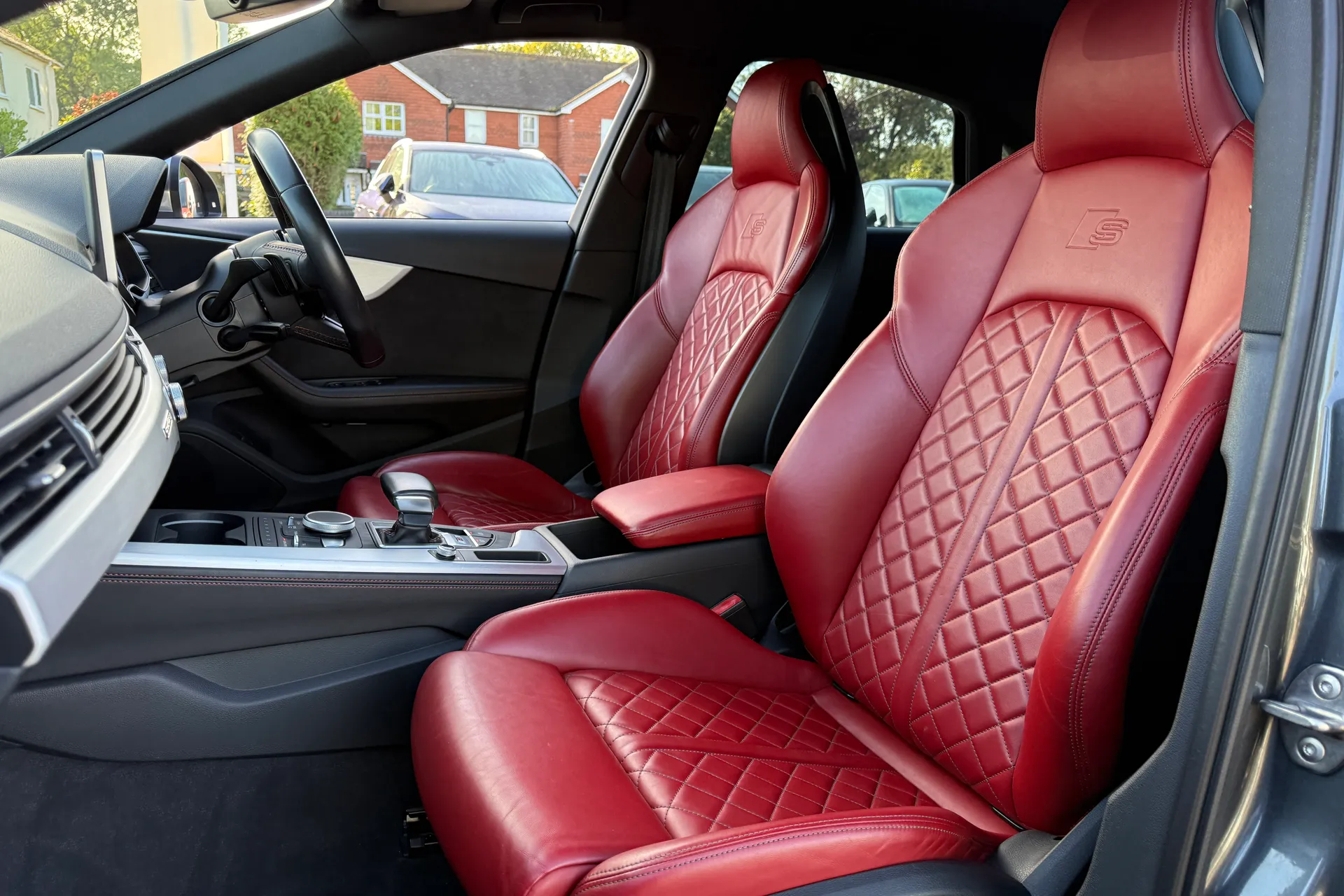 Audi A4 thumbnail image number 28