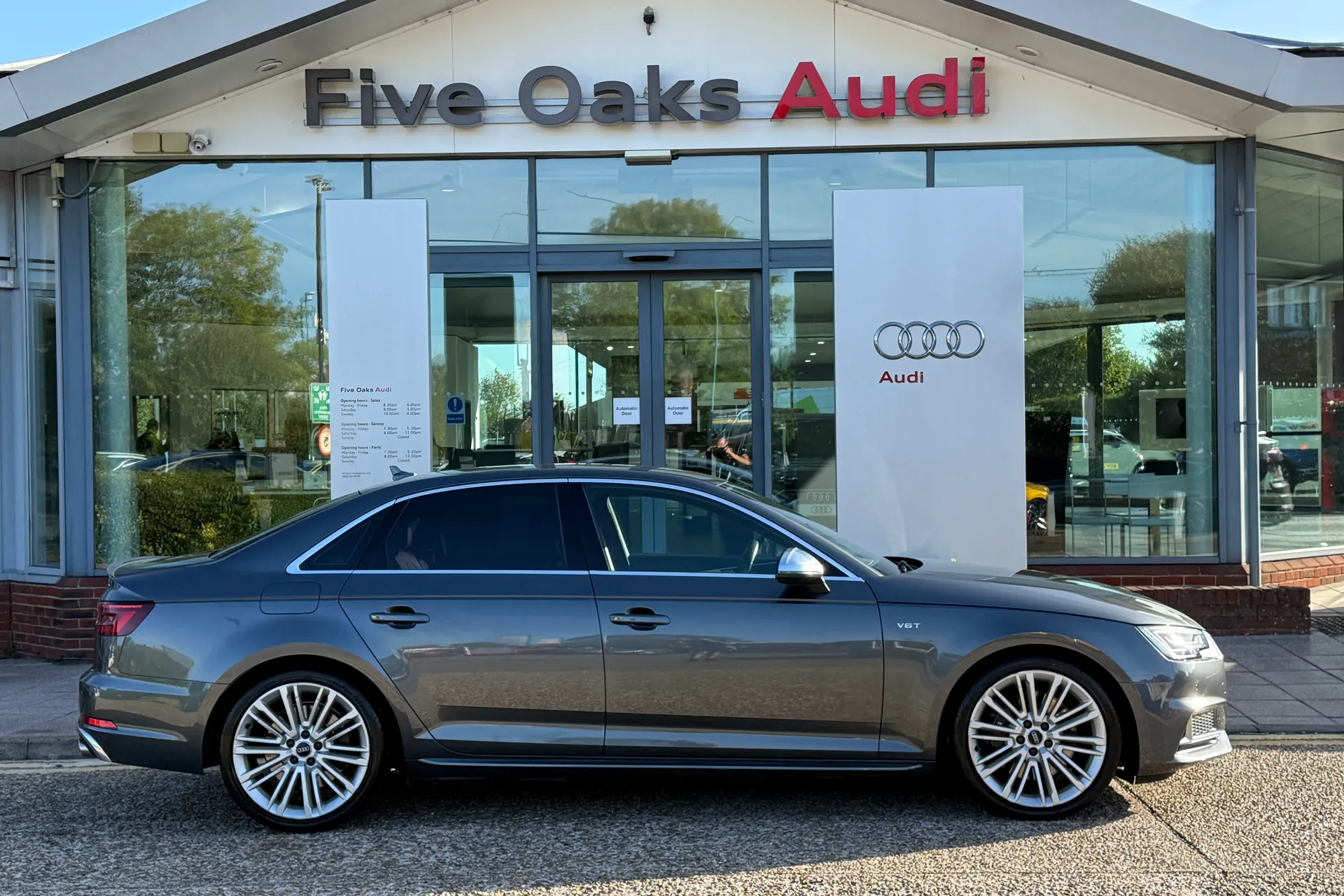 Audi A4 thumbnail image number 2