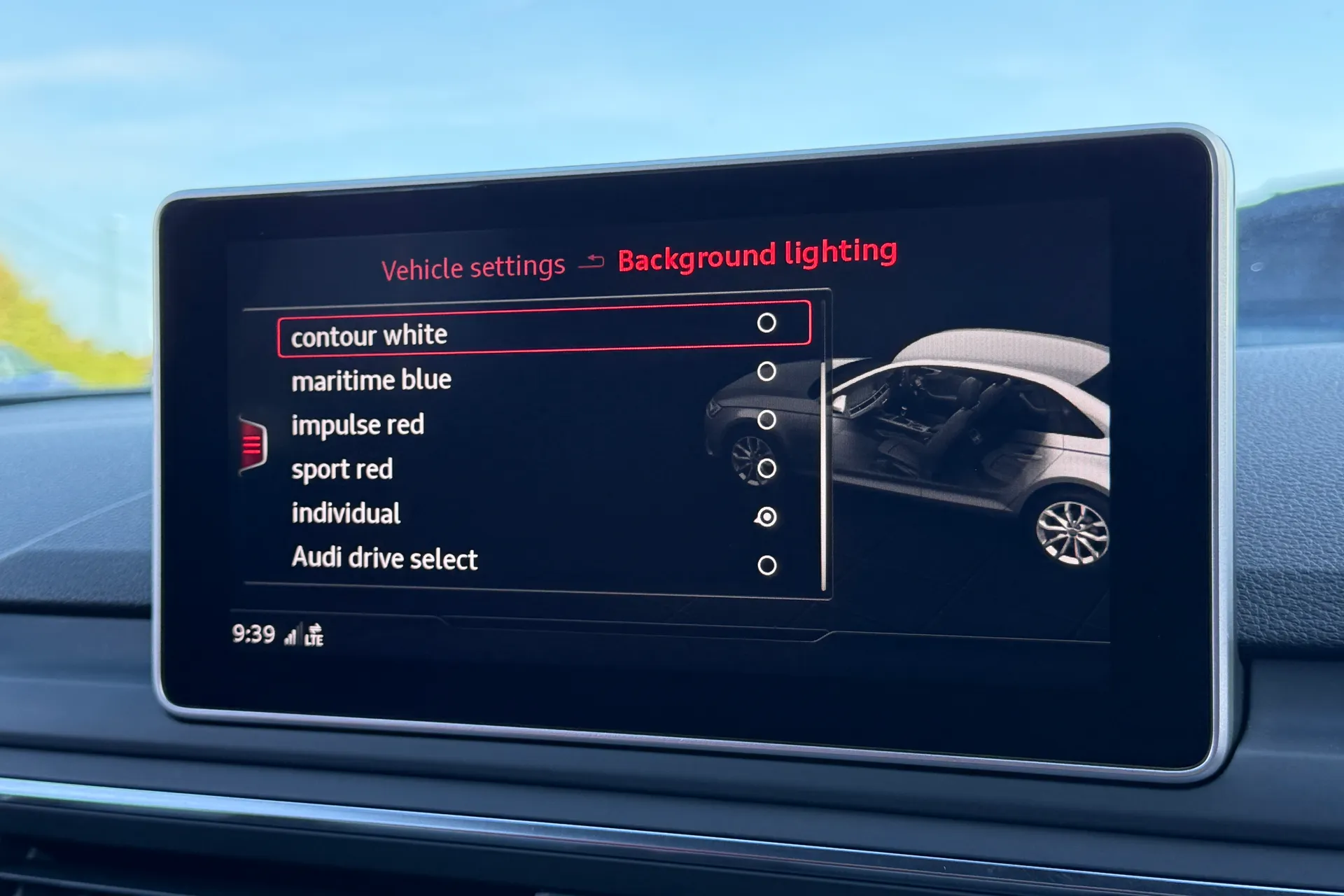 Audi A4 thumbnail image number 10