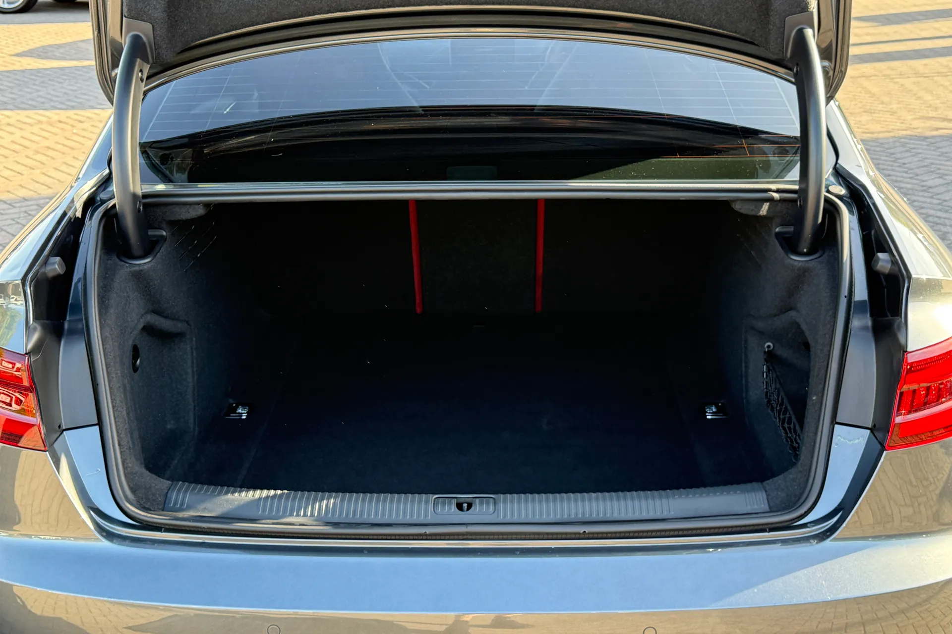 Audi A4 thumbnail image number 33