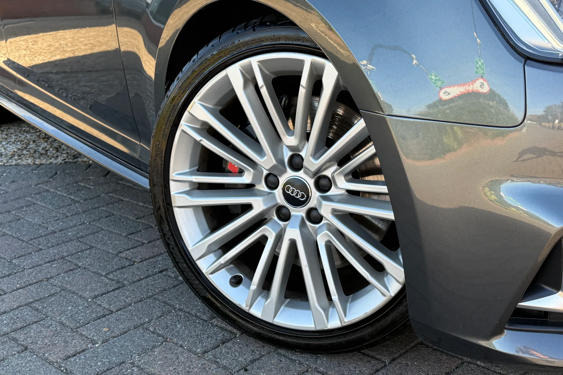 Audi A4 thumbnail image number 6