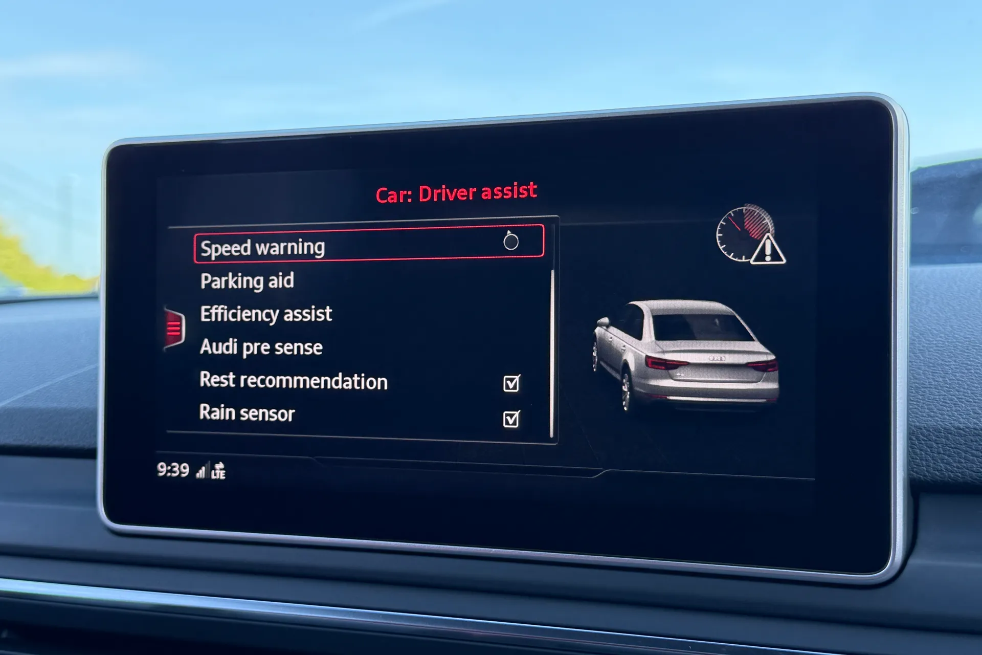 Audi A4 thumbnail image number 9