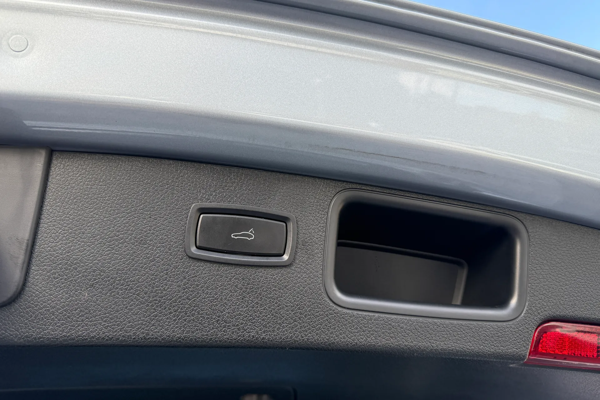 Porsche MACAN thumbnail image number 21