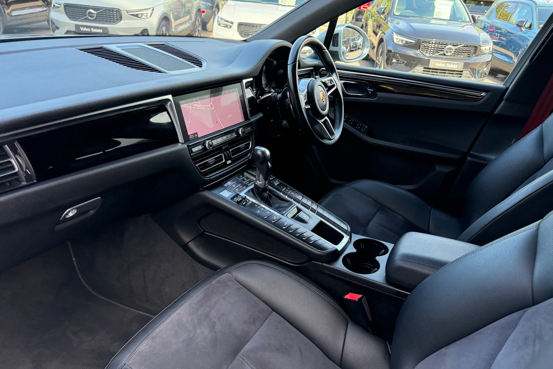 Porsche MACAN thumbnail image number 27