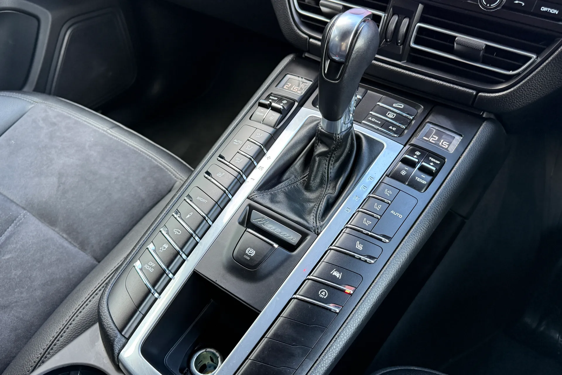 Porsche MACAN thumbnail image number 37