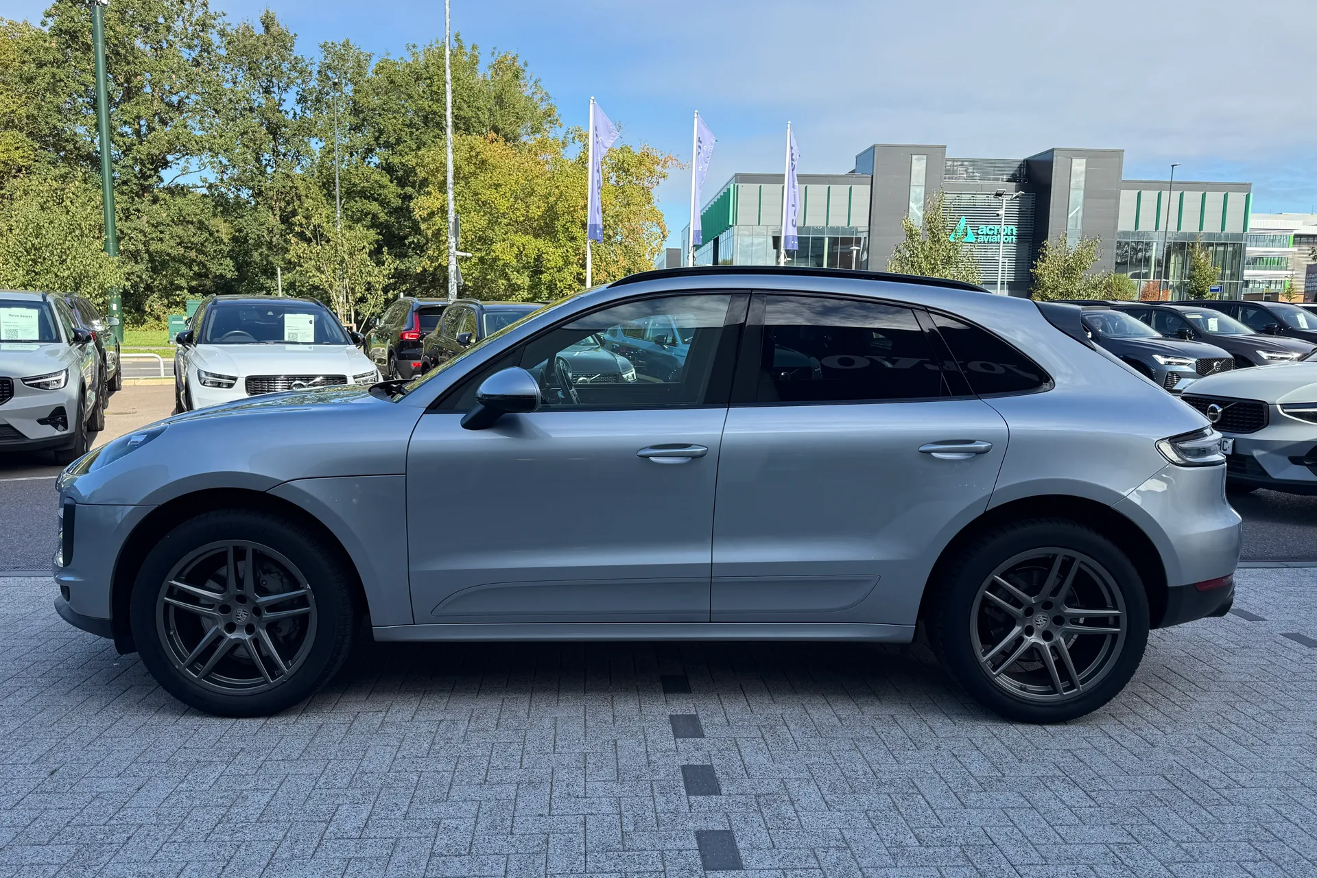Porsche MACAN thumbnail image number 11