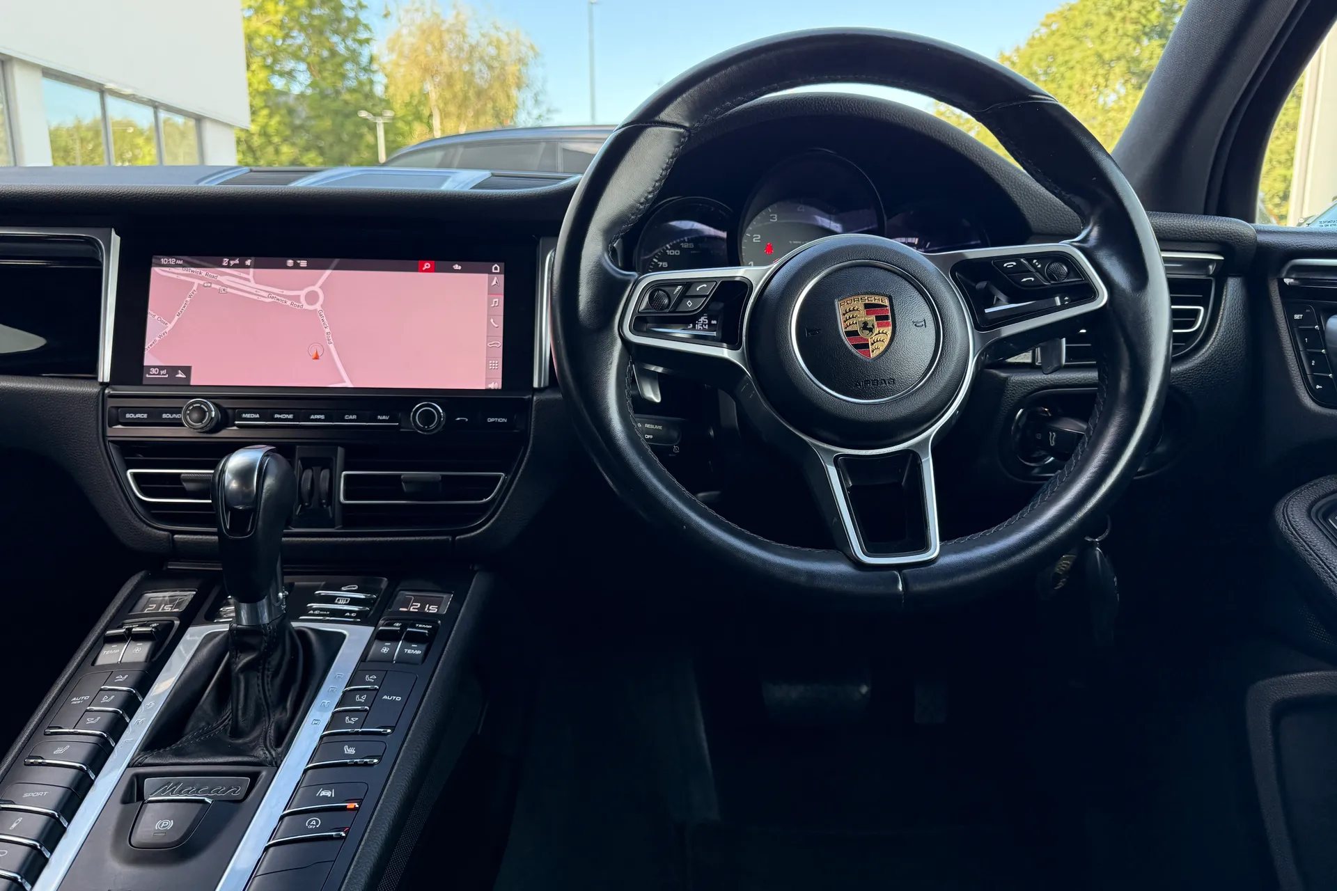 Porsche MACAN thumbnail image number 33