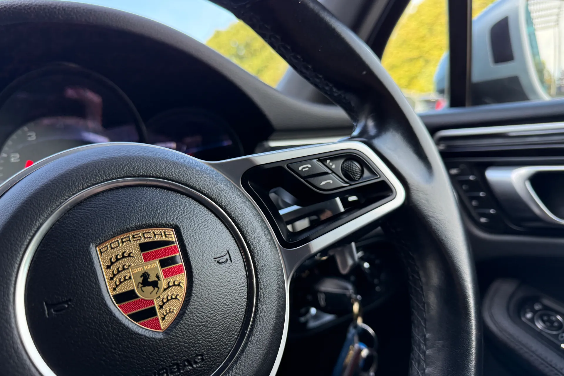 Porsche MACAN thumbnail image number 36