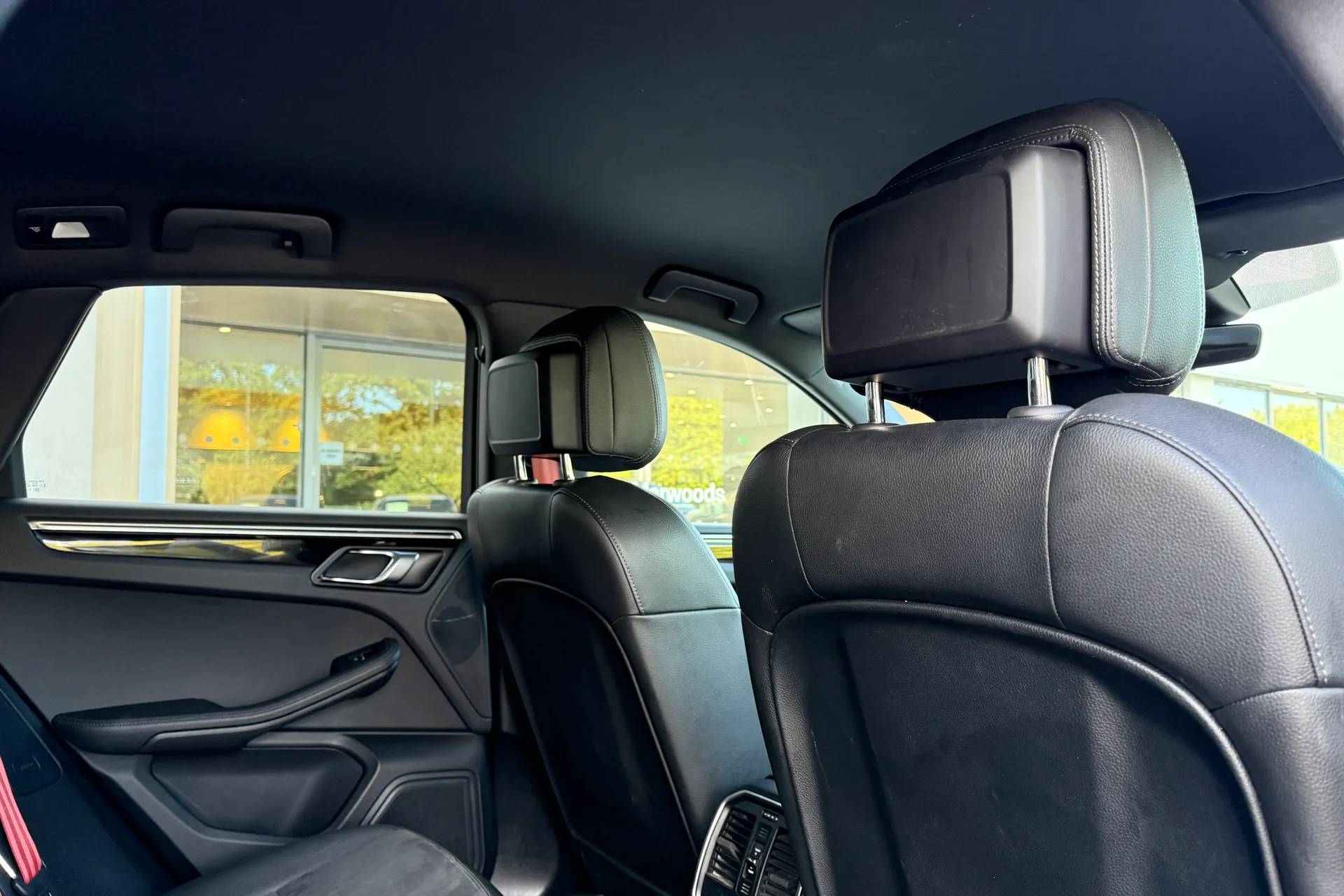 Porsche MACAN thumbnail image number 24