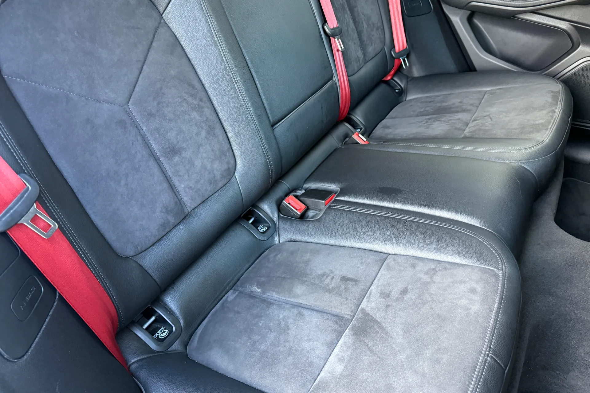 Porsche MACAN thumbnail image number 25