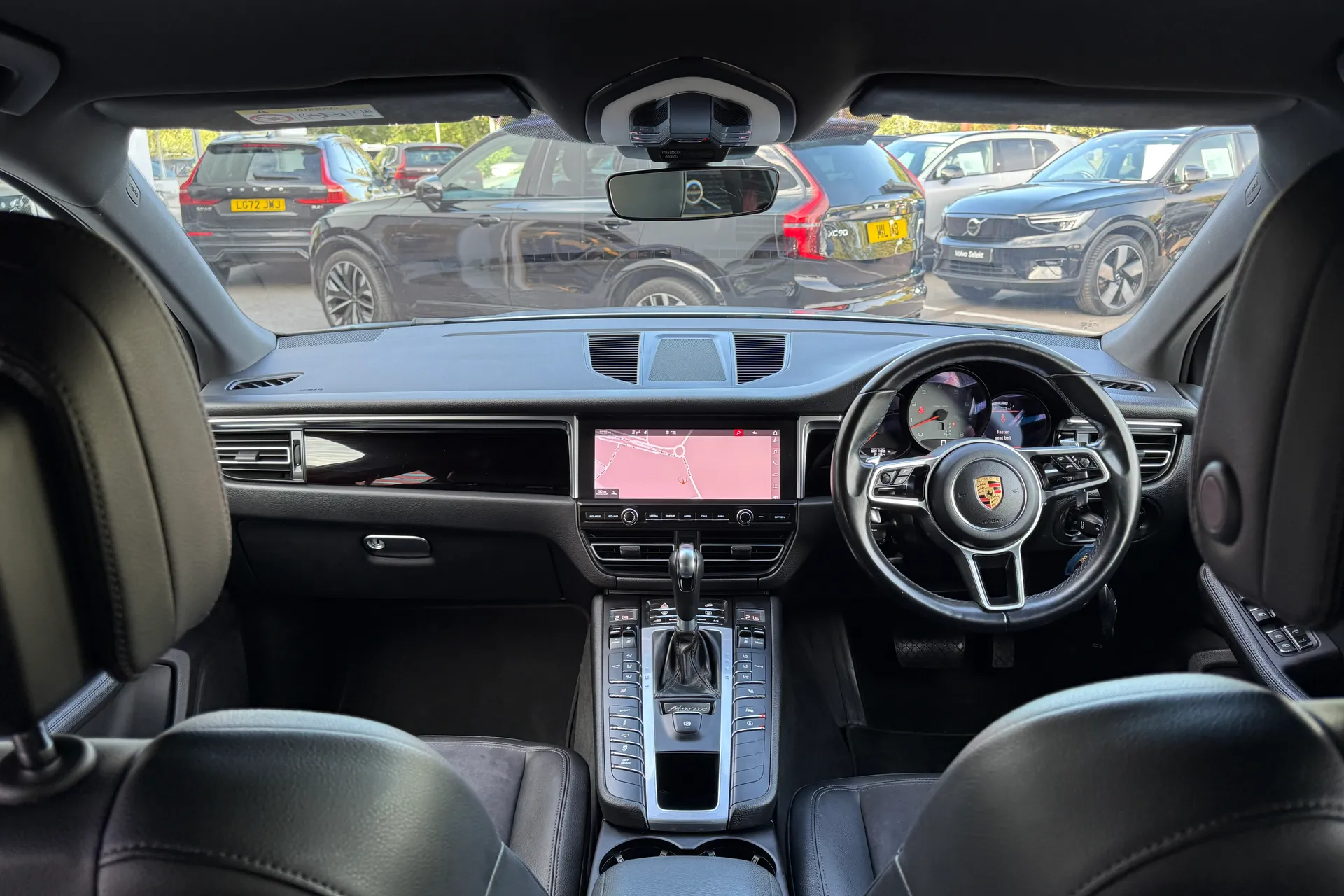 Porsche MACAN thumbnail image number 3