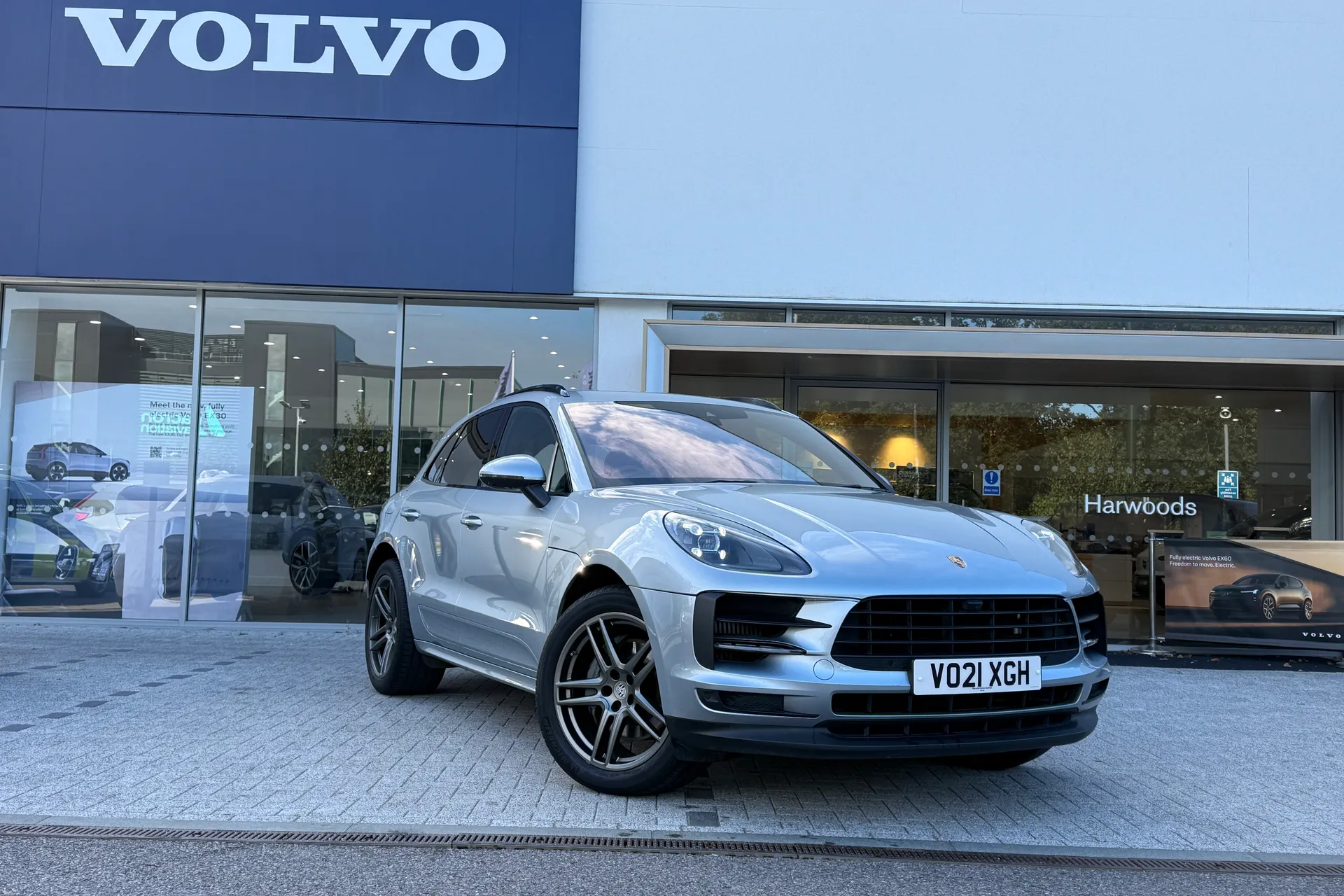 Porsche MACAN focused image