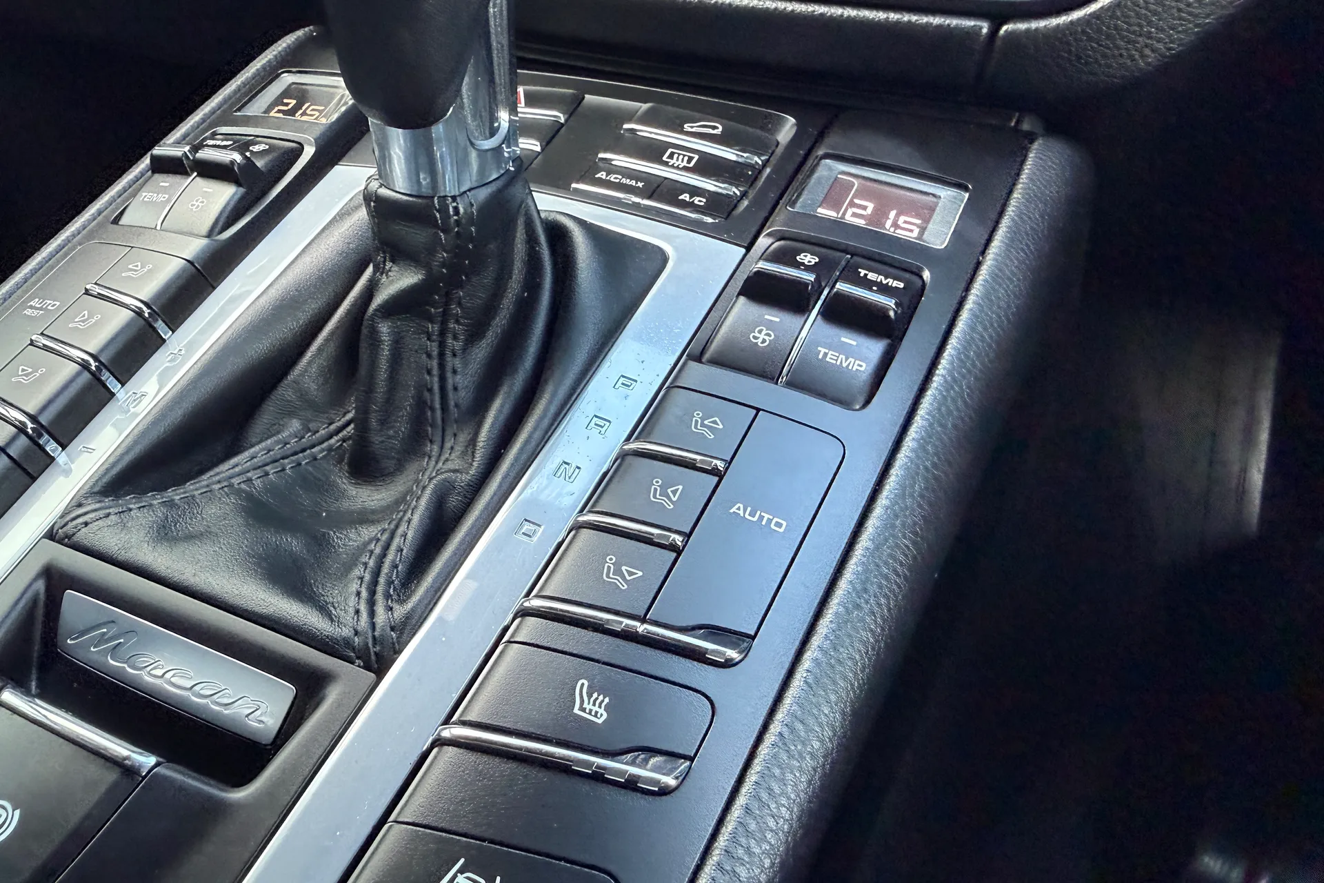Porsche MACAN thumbnail image number 38