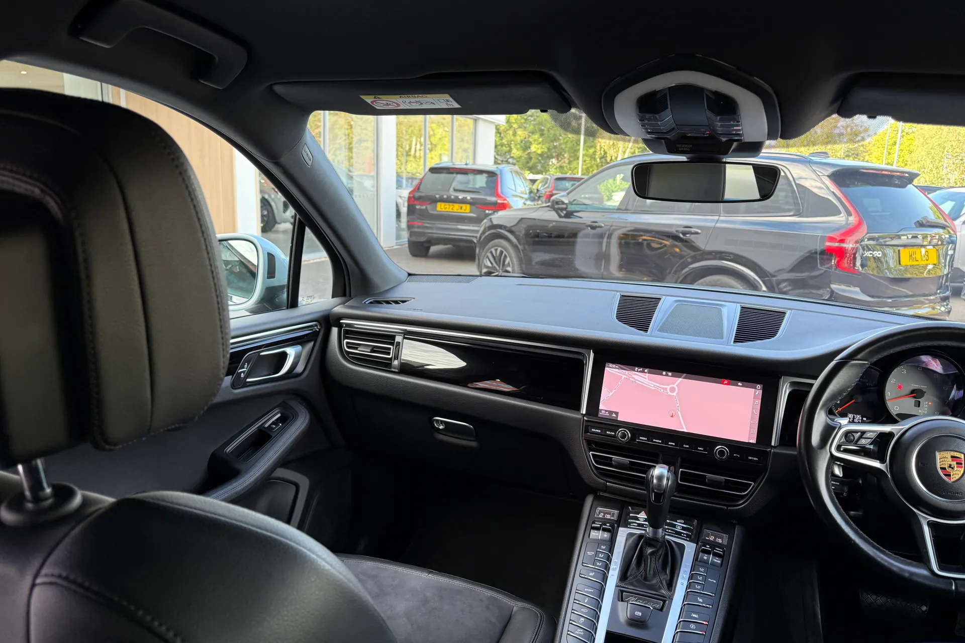 Porsche MACAN thumbnail image number 31