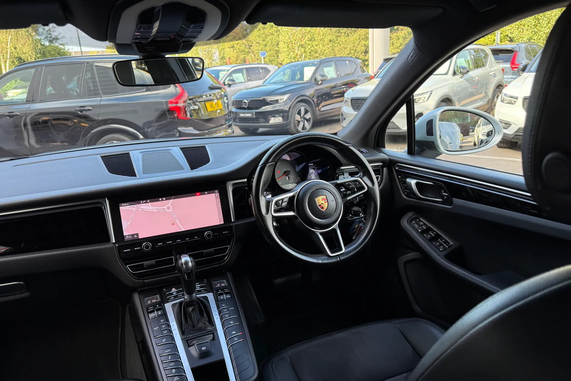 Porsche MACAN thumbnail image number 32