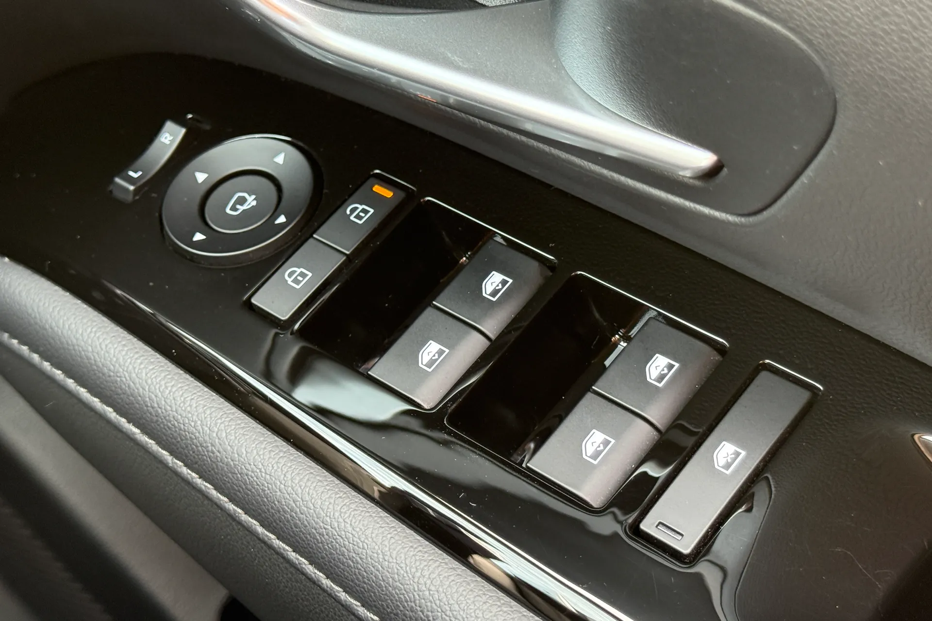 HYUNDAI TUCSON thumbnail image number 25