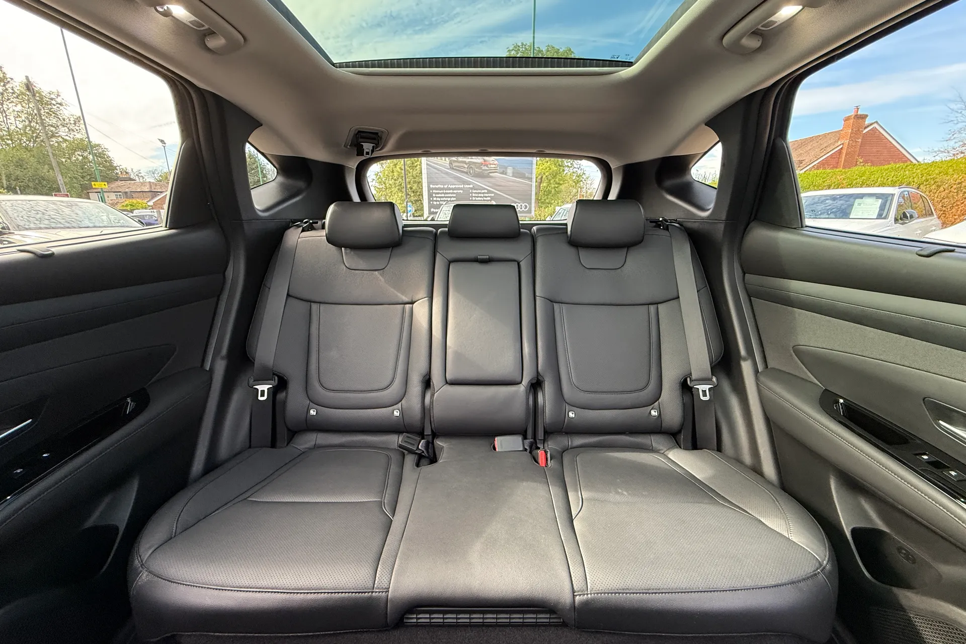 HYUNDAI TUCSON thumbnail image number 8