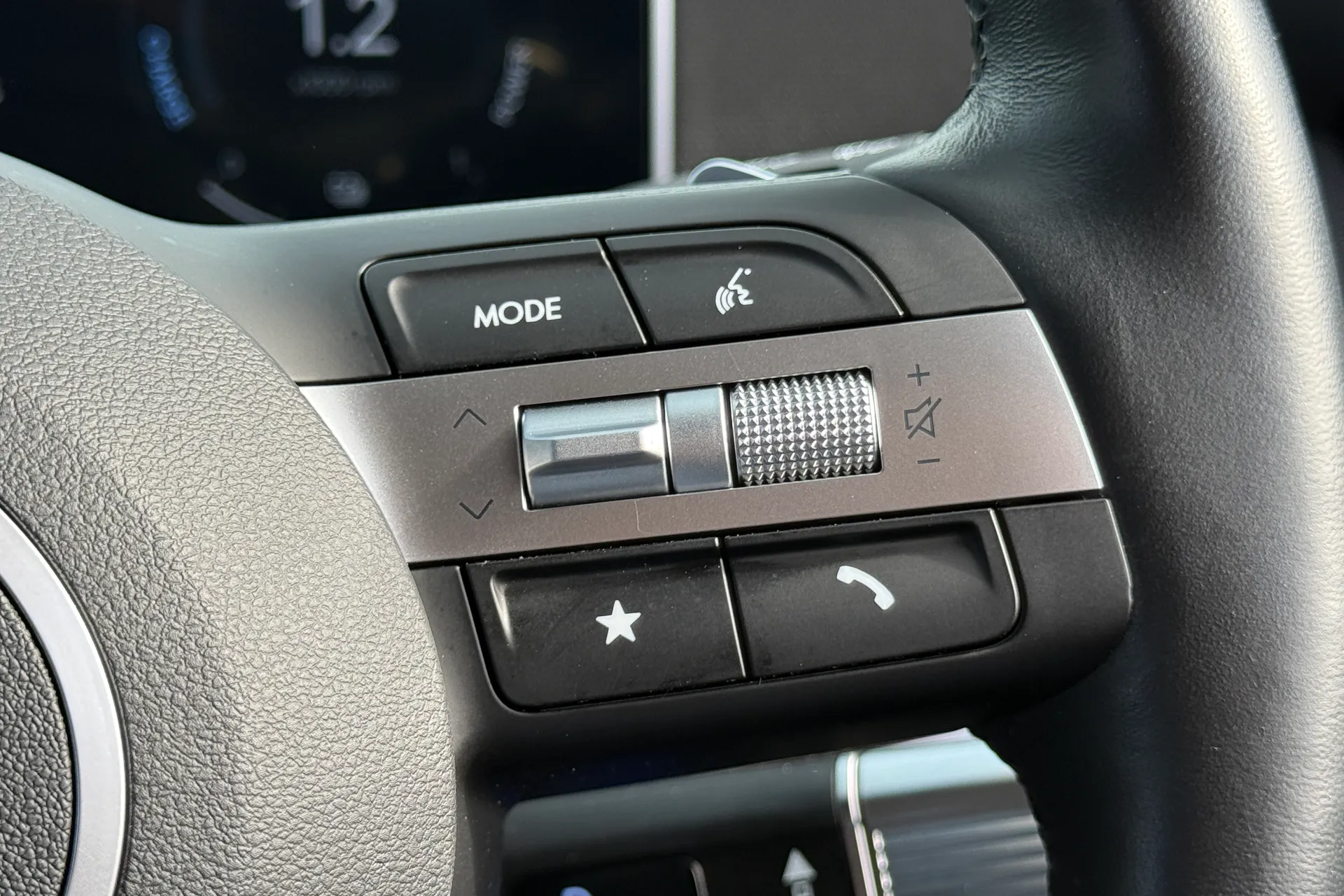 HYUNDAI TUCSON thumbnail image number 28