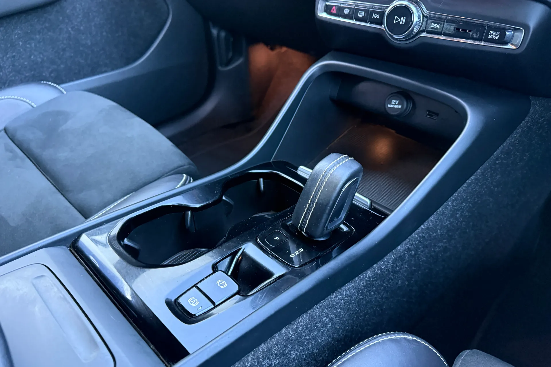 Volvo XC40 thumbnail image number 41