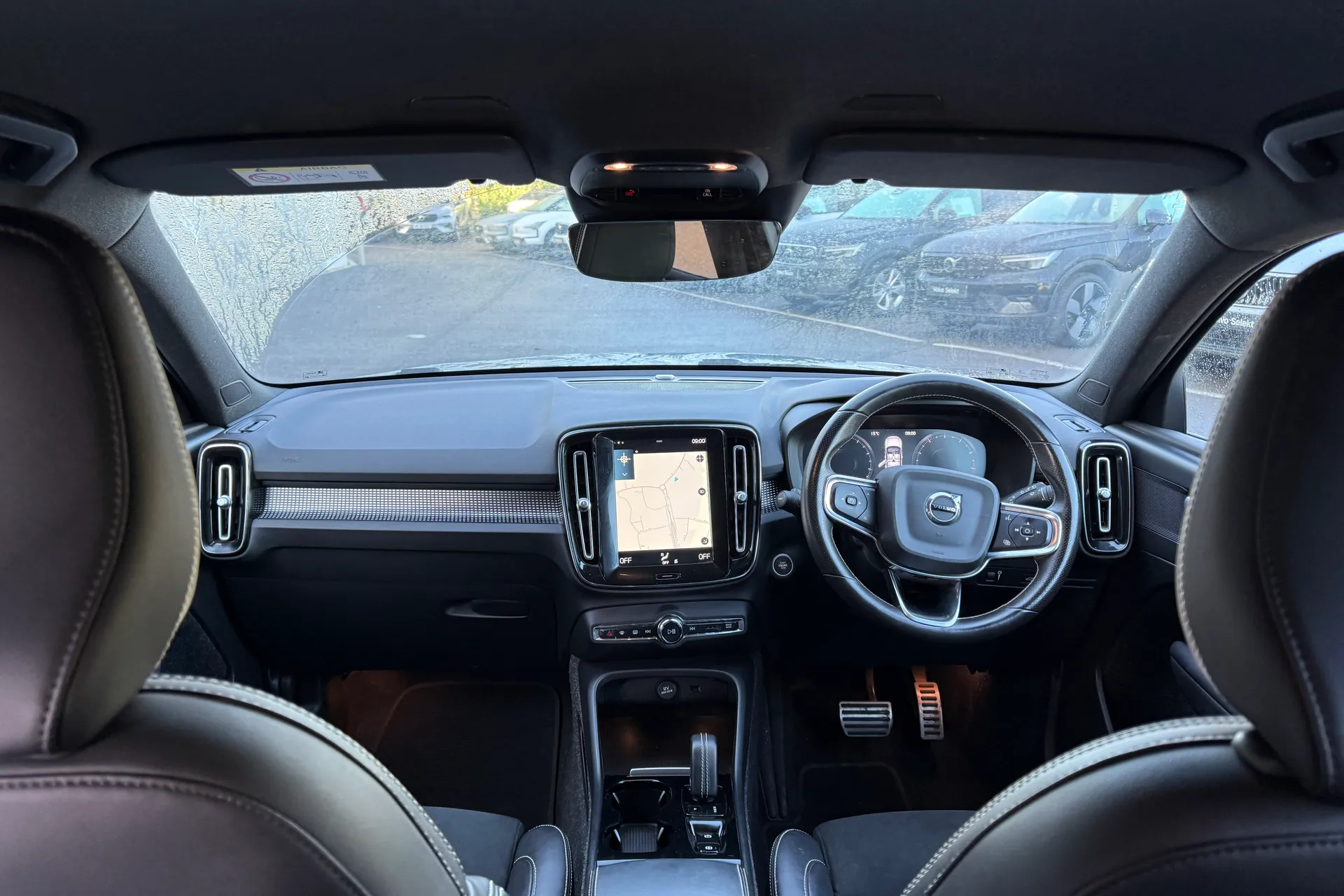 Volvo XC40 thumbnail image number 3