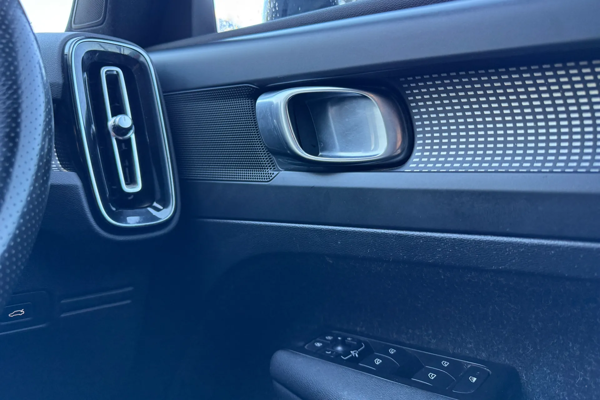 Volvo XC40 thumbnail image number 40