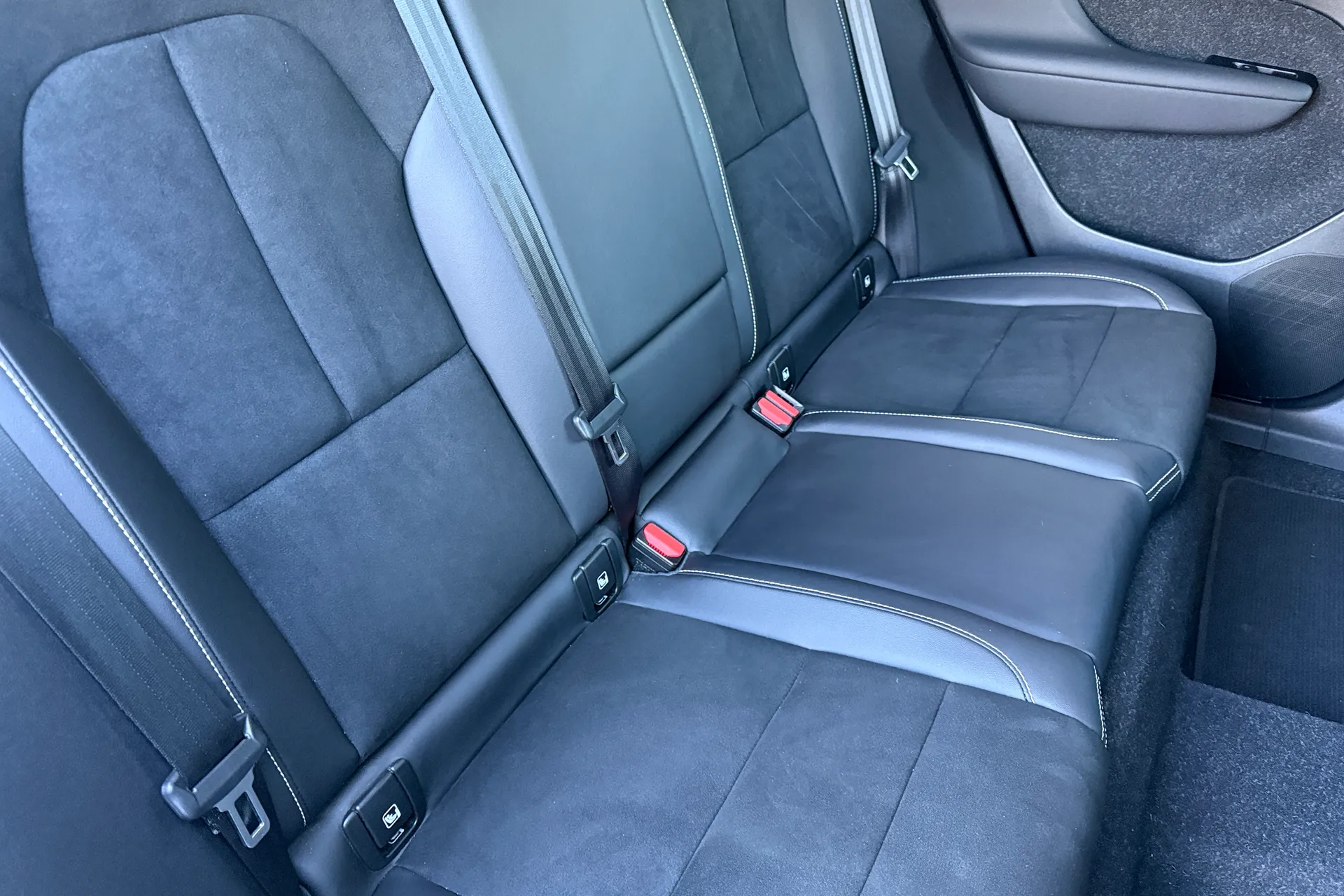 Volvo XC40 thumbnail image number 25
