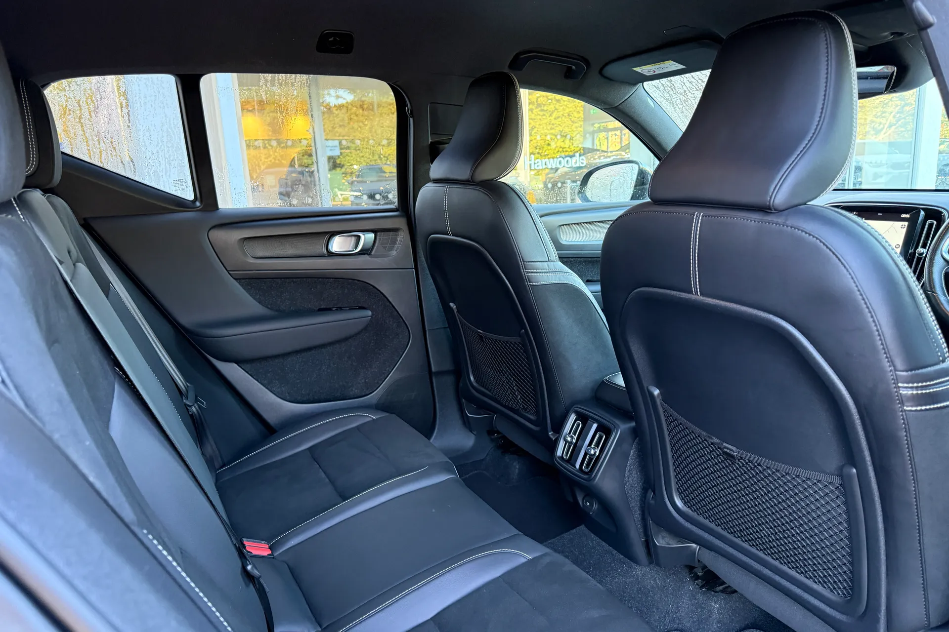 Volvo XC40 thumbnail image number 23