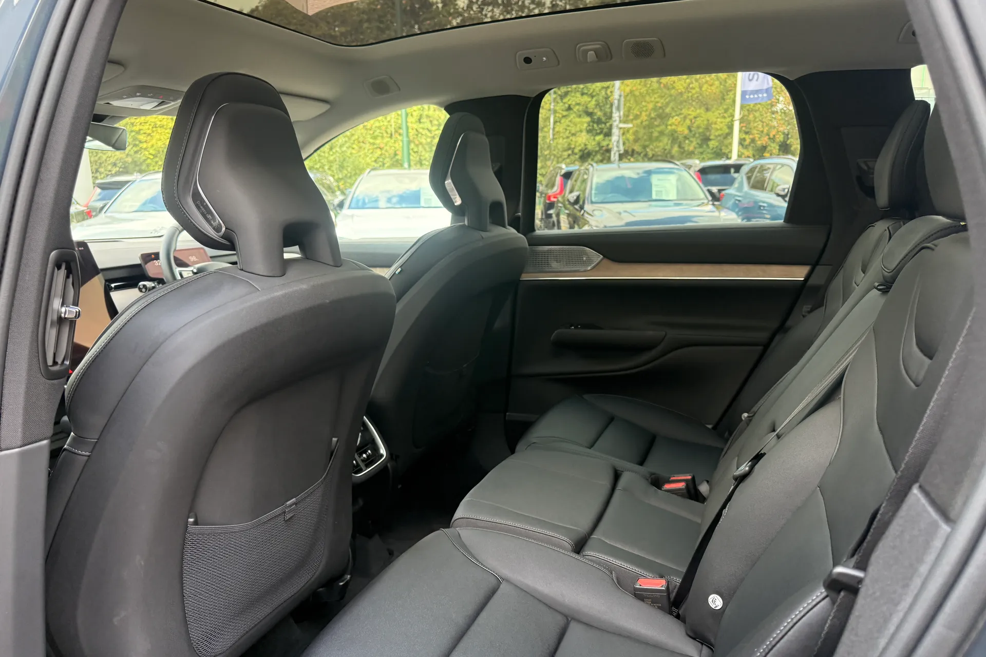 Volvo EX90 thumbnail image number 26