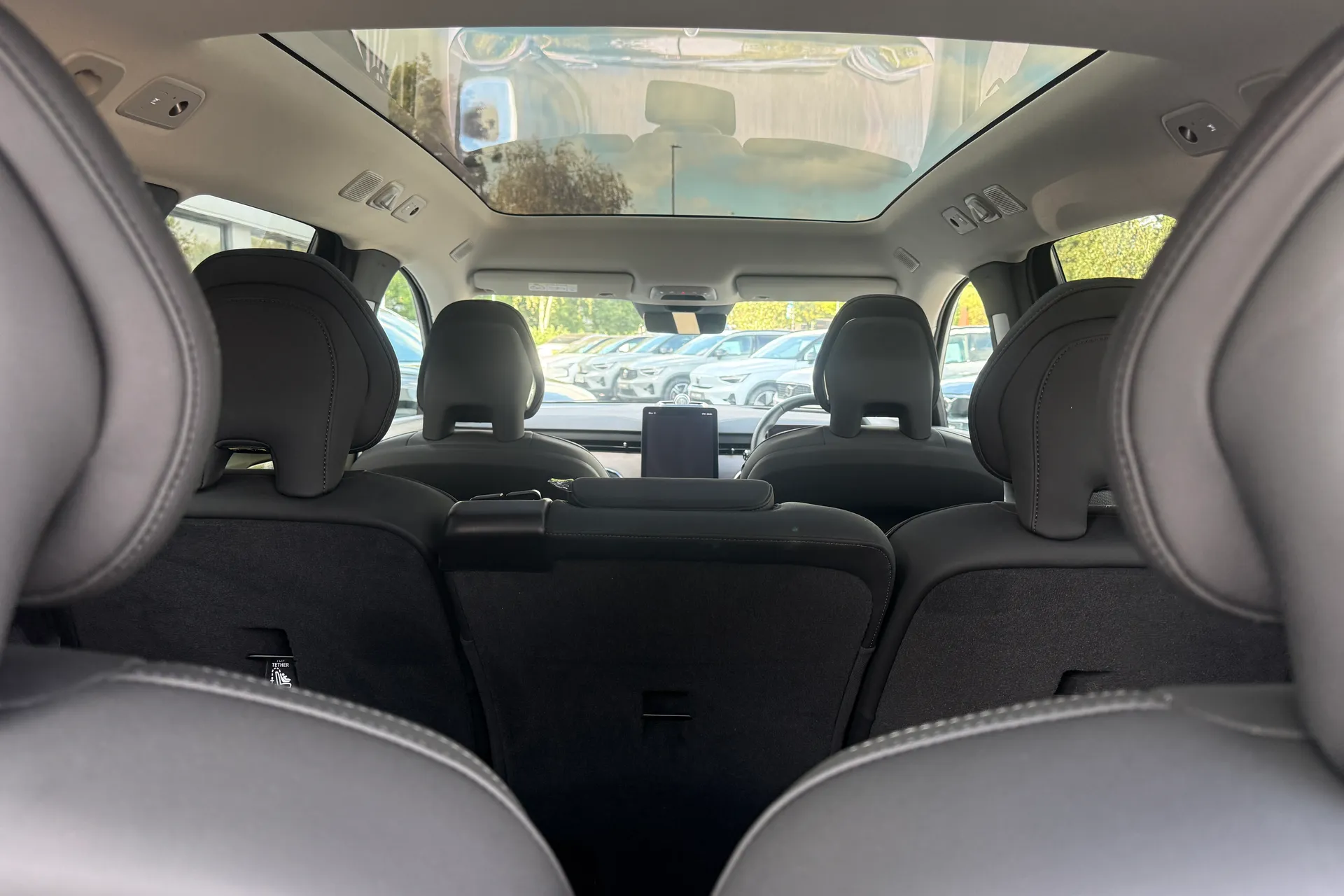 Volvo EX90 thumbnail image number 20