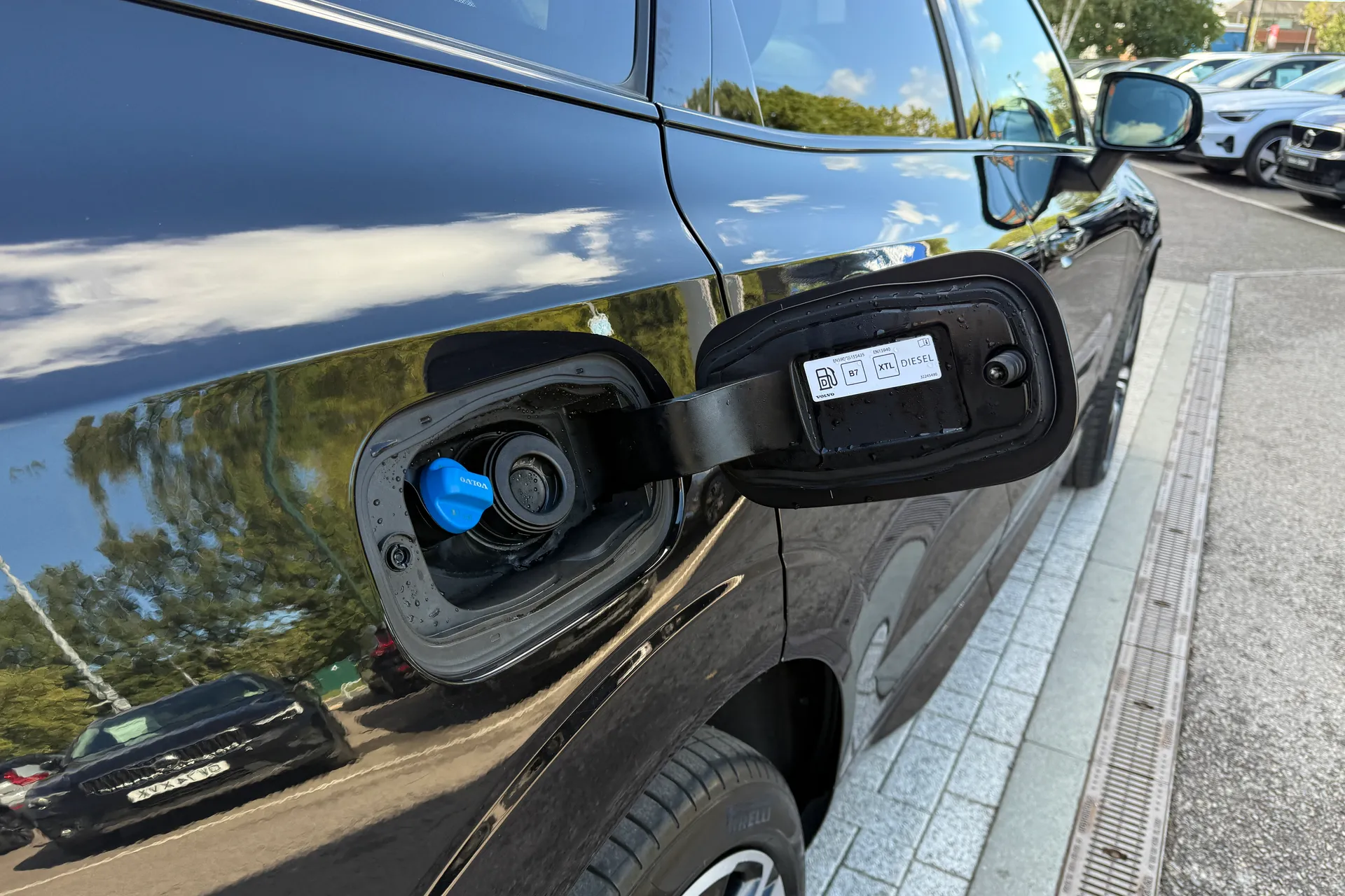 Volvo XC60 thumbnail image number 16