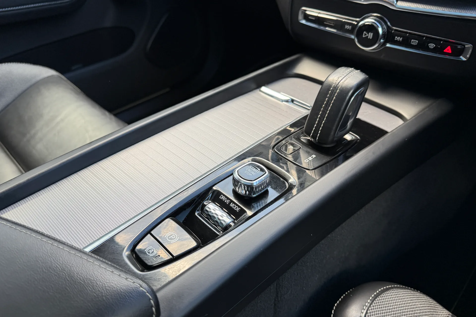 Volvo XC60 thumbnail image number 44