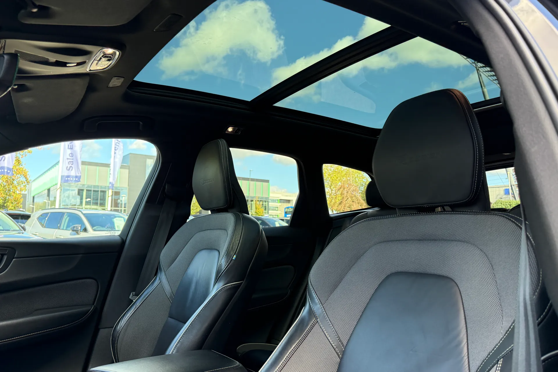 Volvo XC60 thumbnail image number 29
