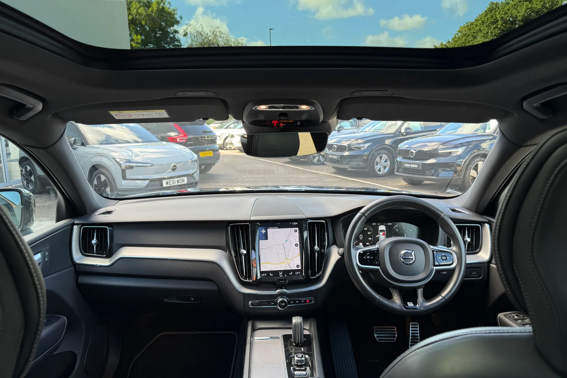 Volvo XC60 thumbnail image number 3