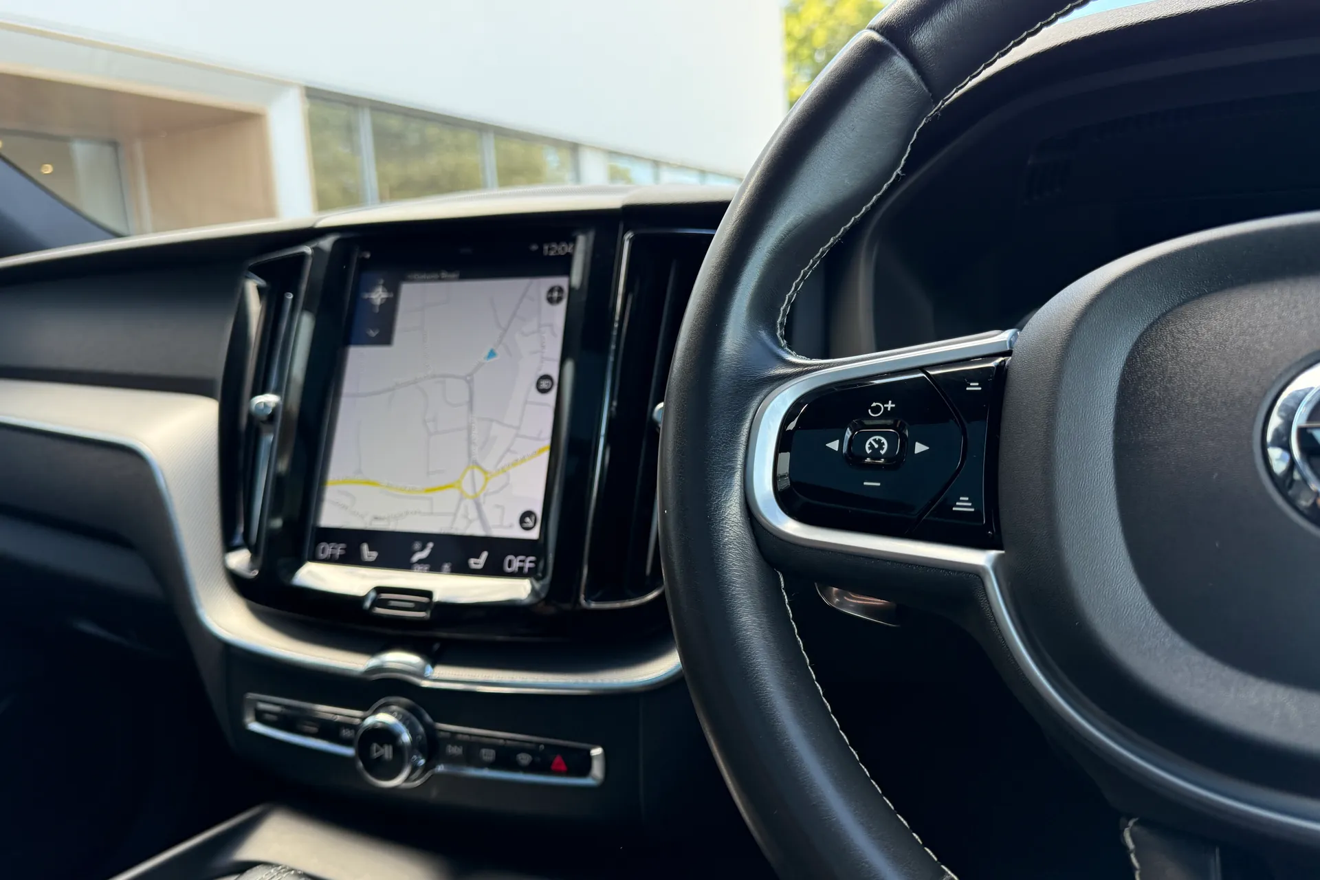 Volvo XC60 thumbnail image number 36