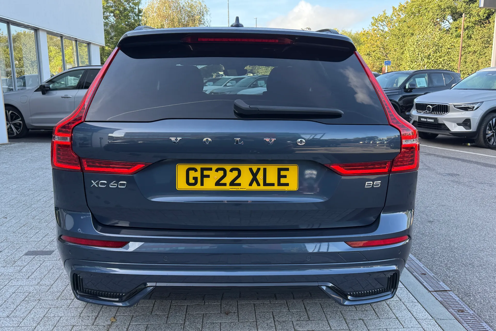 Volvo XC60 thumbnail image number 9