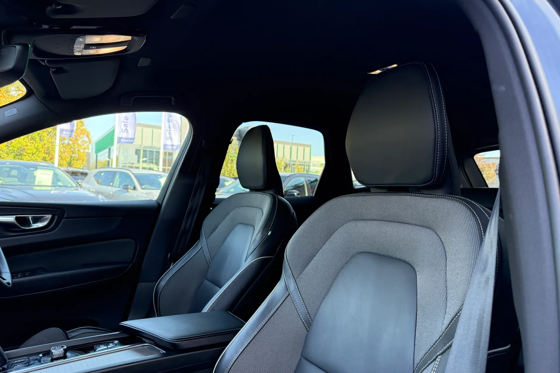 Volvo XC60 thumbnail image number 28