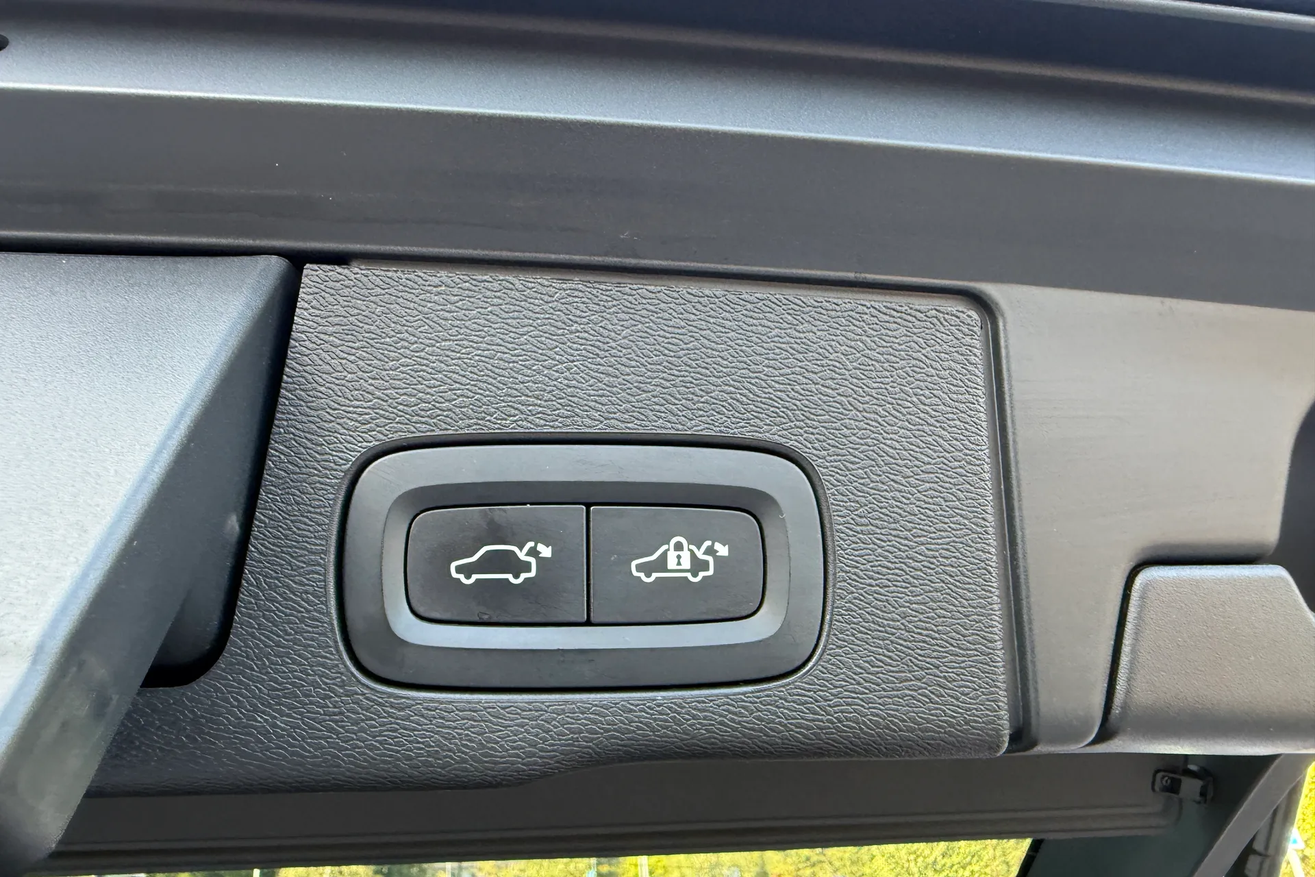 Volvo XC60 thumbnail image number 21
