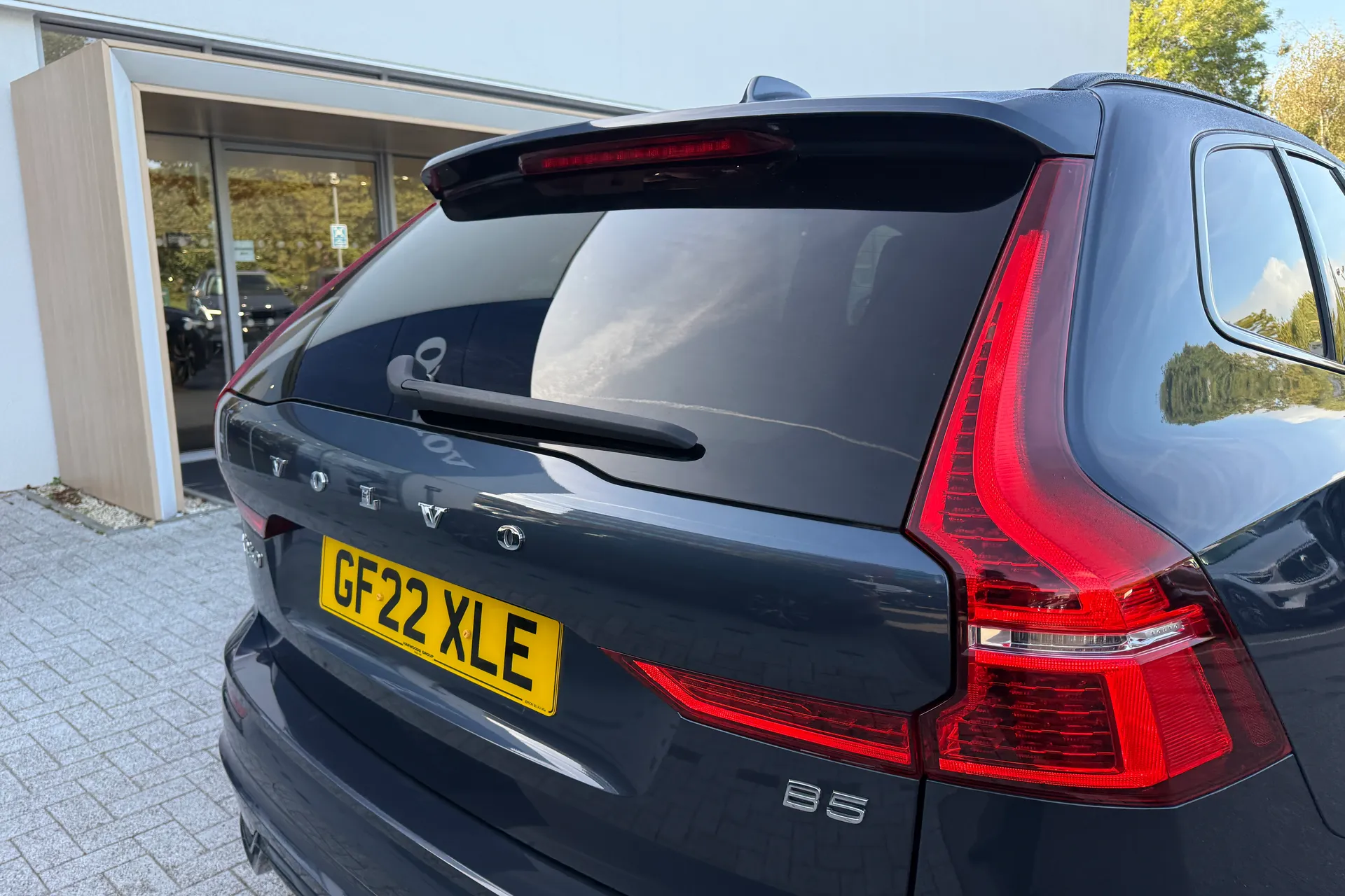 Volvo XC60 thumbnail image number 18