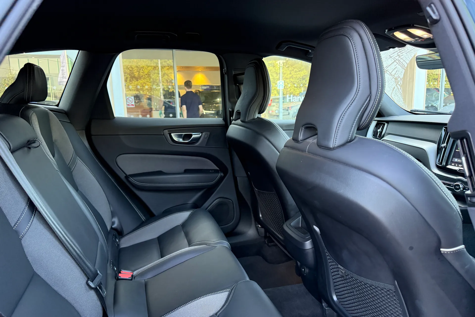 Volvo XC60 thumbnail image number 23