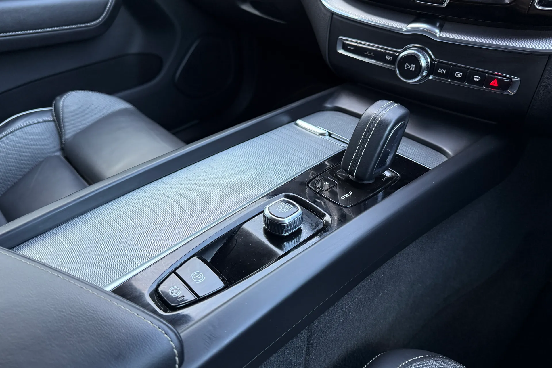 Volvo XC60 thumbnail image number 41