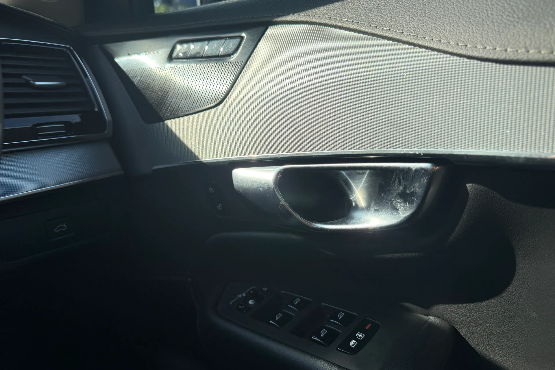 Volvo XC90 thumbnail image number 43
