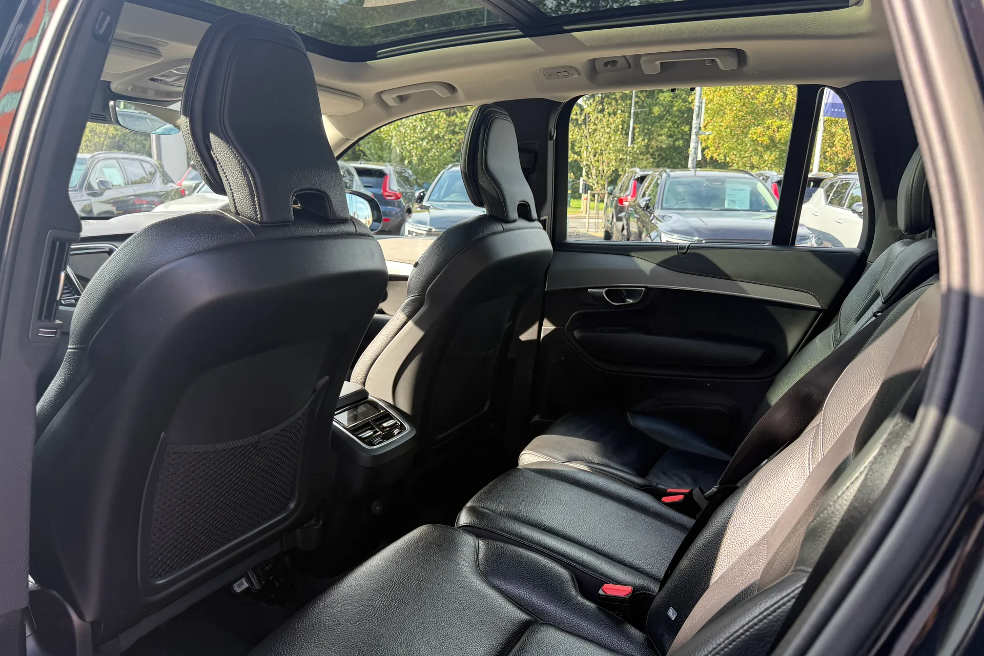 Volvo XC90 thumbnail image number 32