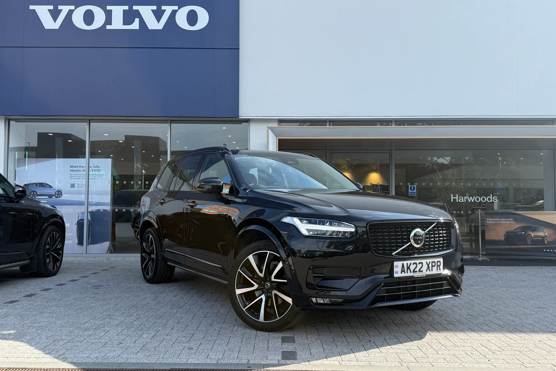 Volvo XC90 focused image