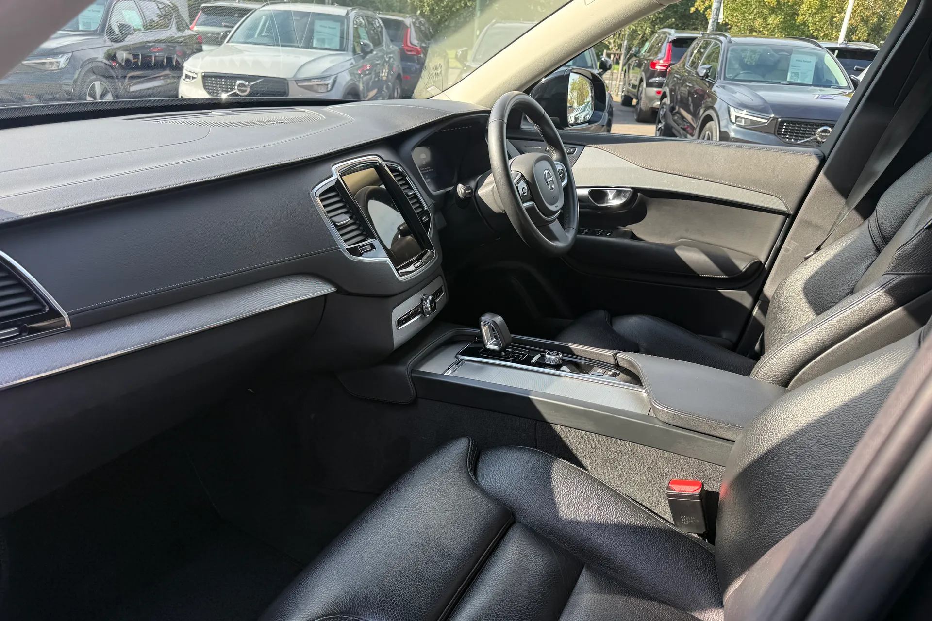 Volvo XC90 thumbnail image number 30