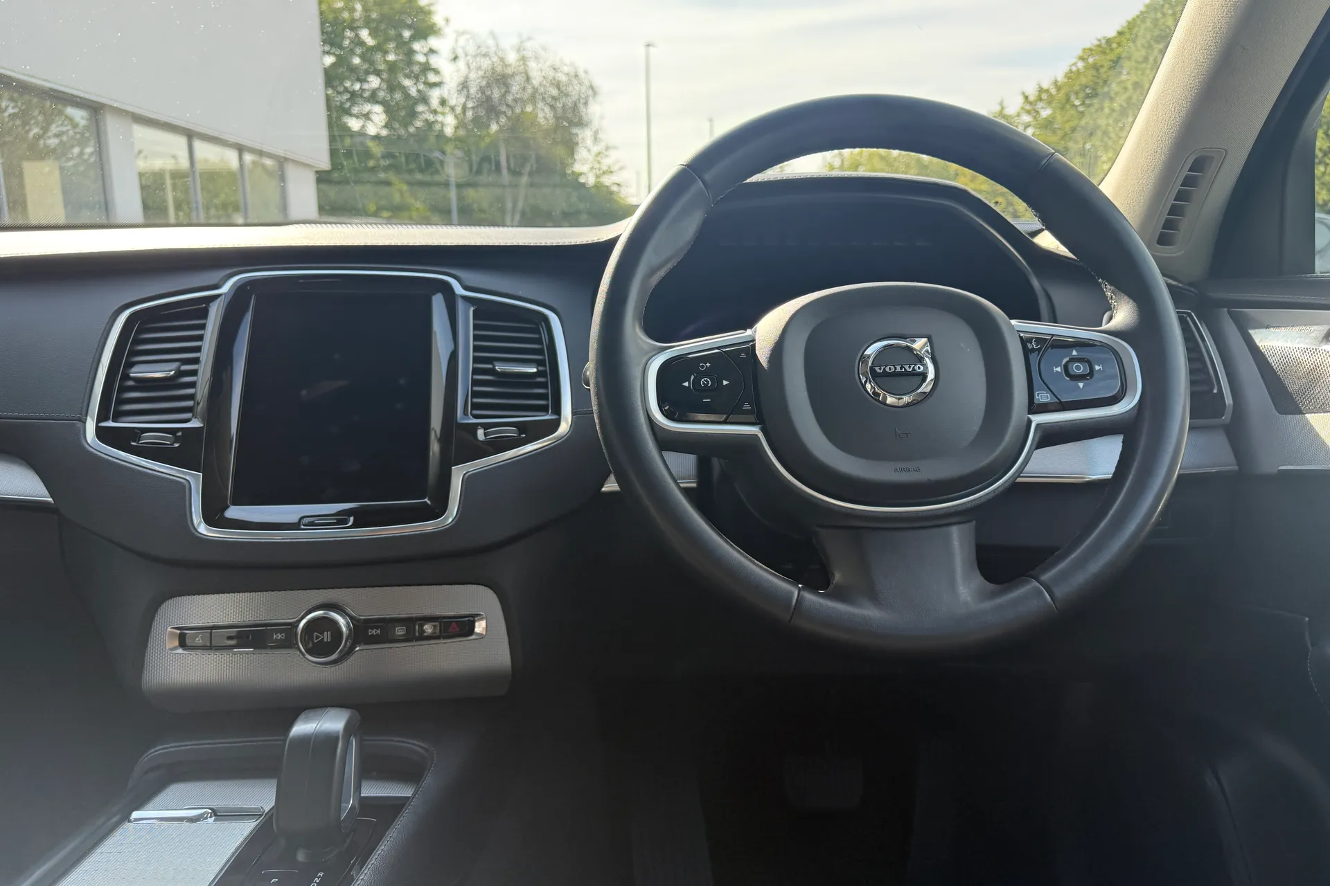 Volvo XC90 thumbnail image number 36
