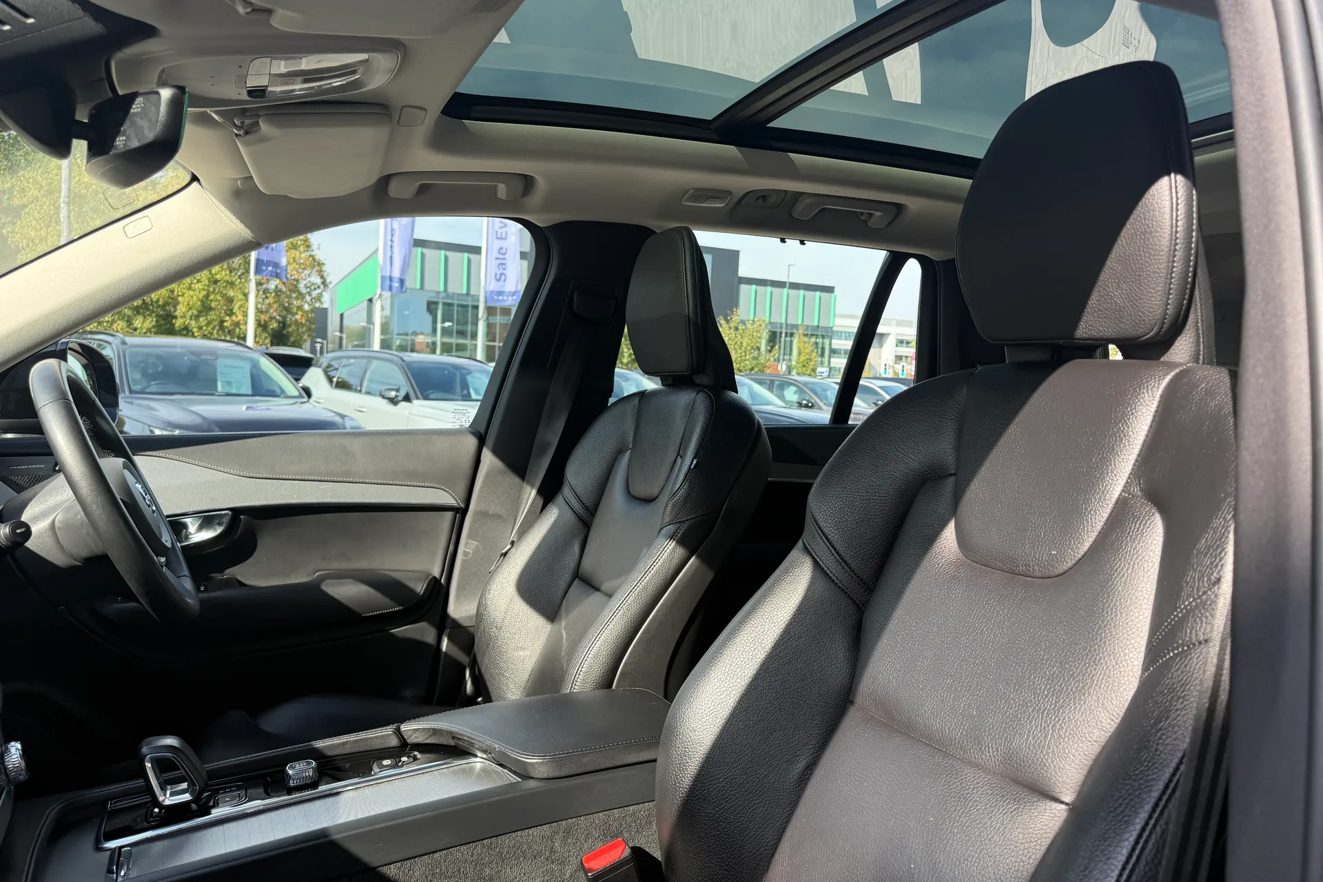 Volvo XC90 thumbnail image number 31