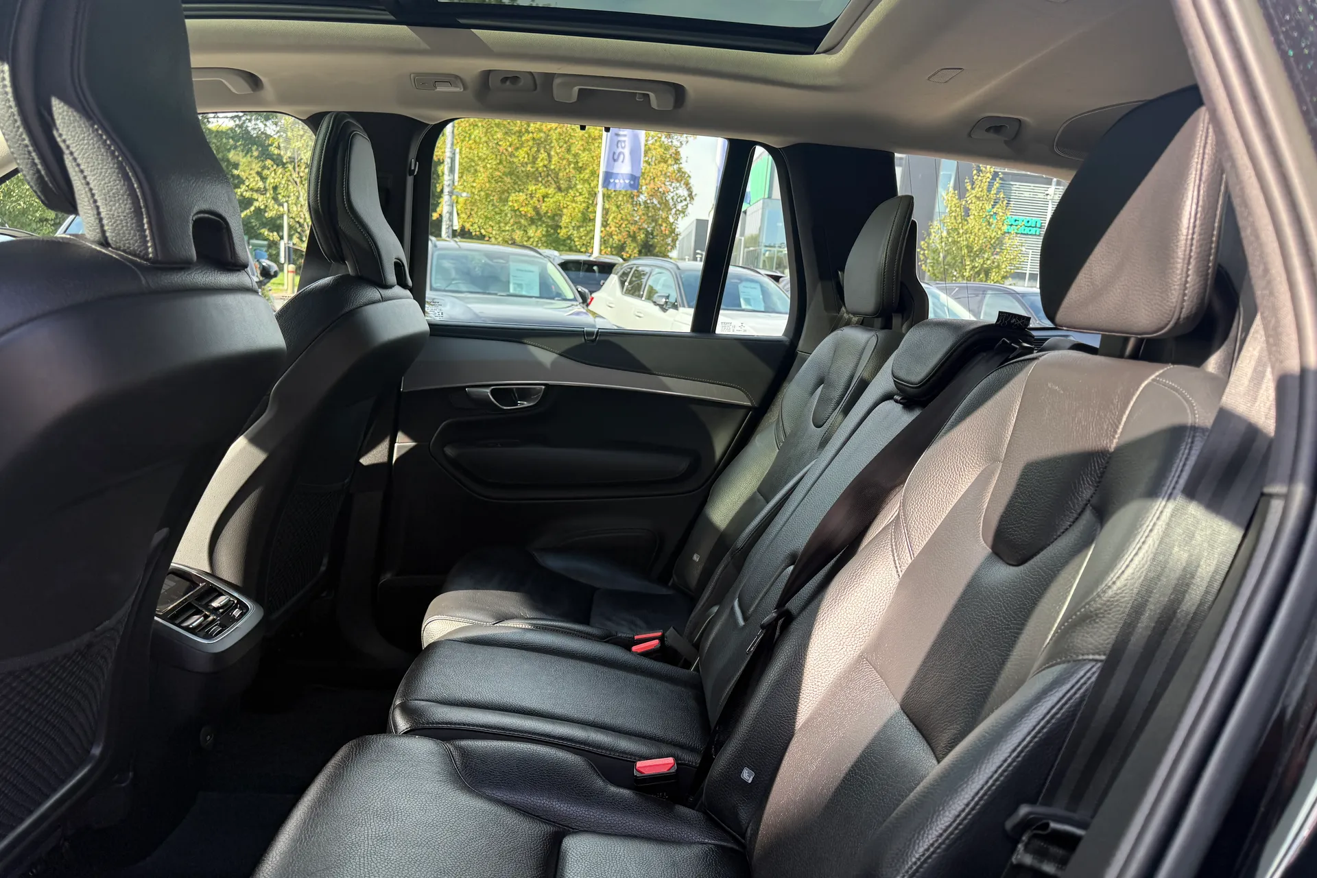 Volvo XC90 thumbnail image number 33