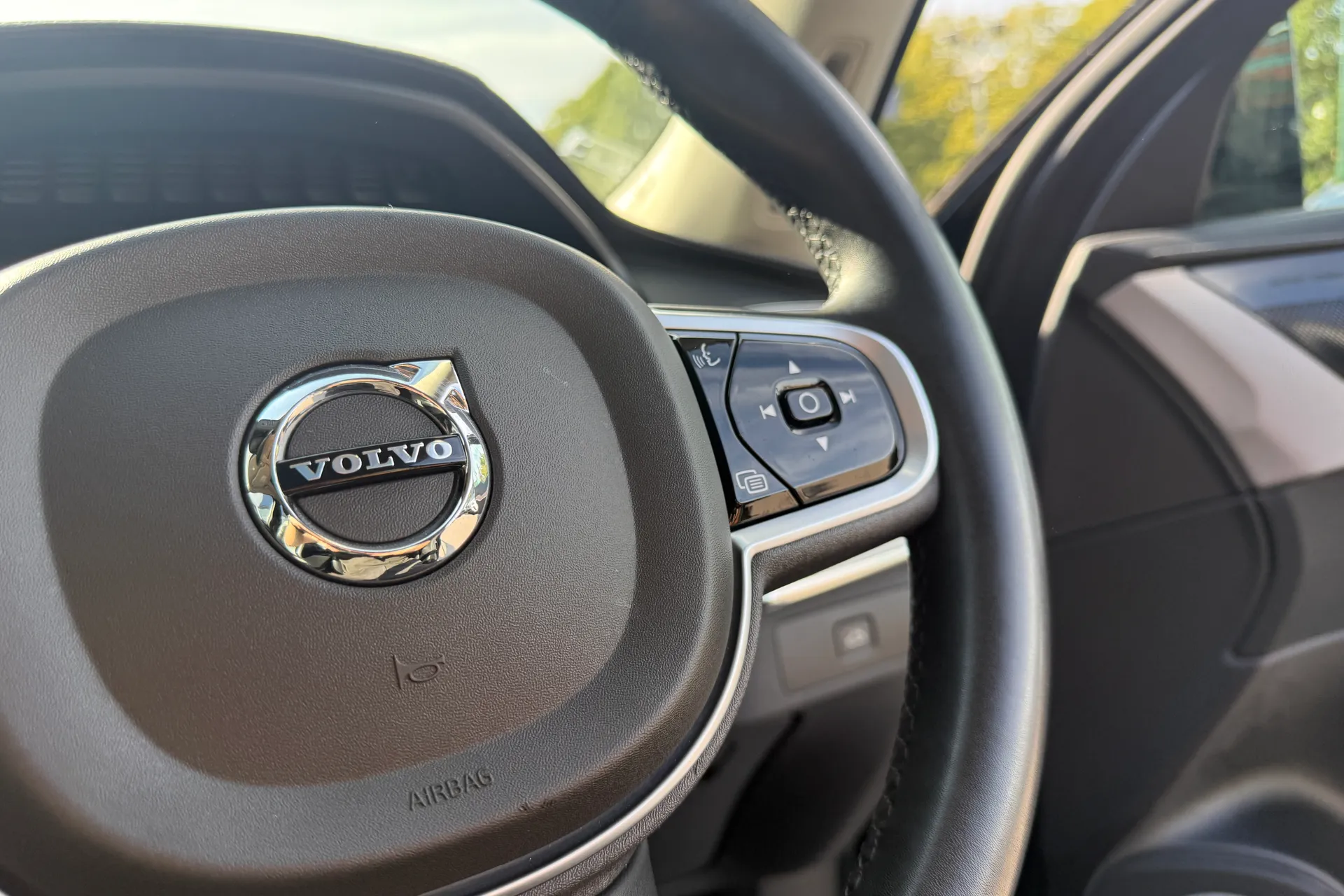 Volvo XC90 thumbnail image number 39