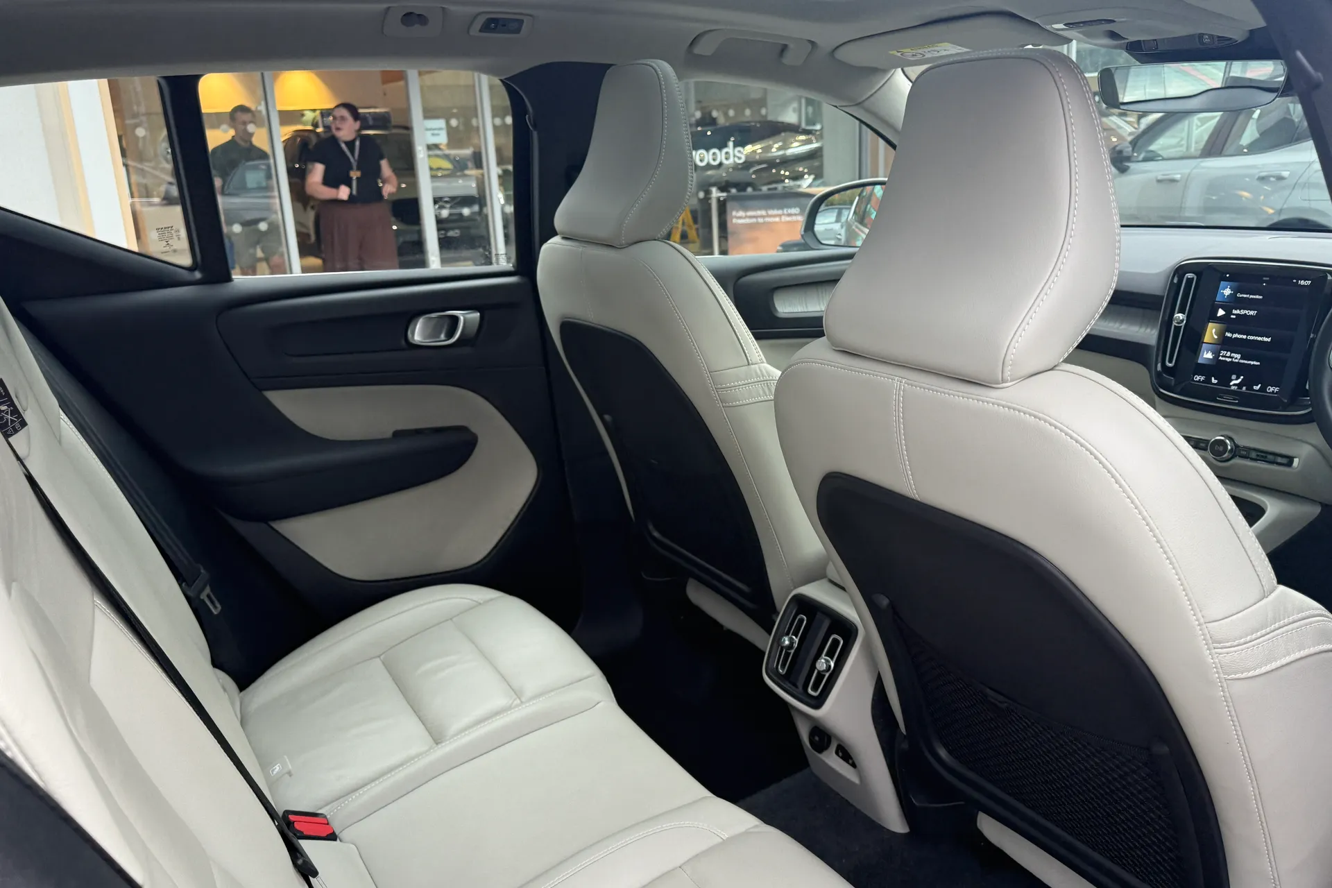 Volvo XC40 thumbnail image number 23