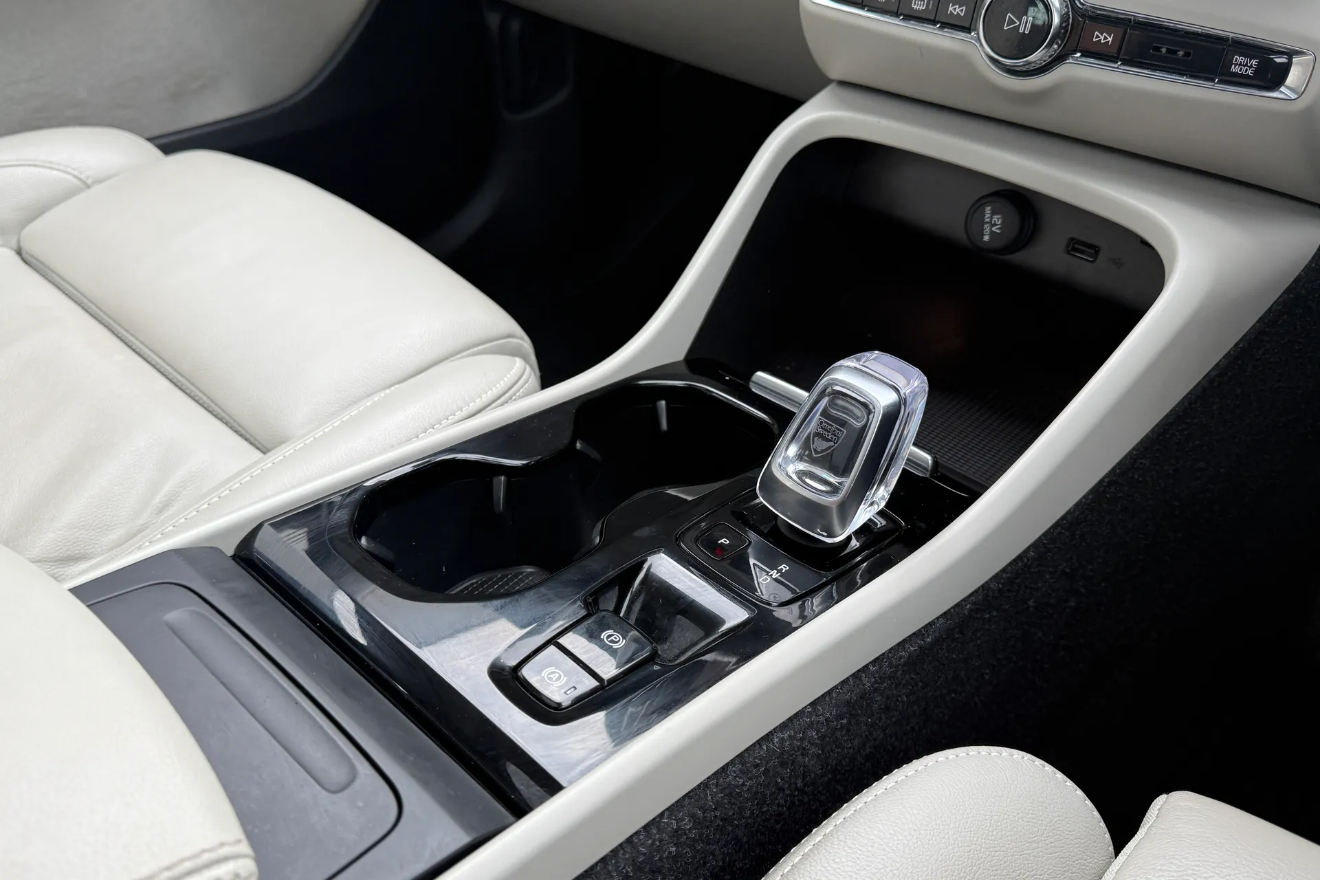Volvo XC40 thumbnail image number 42